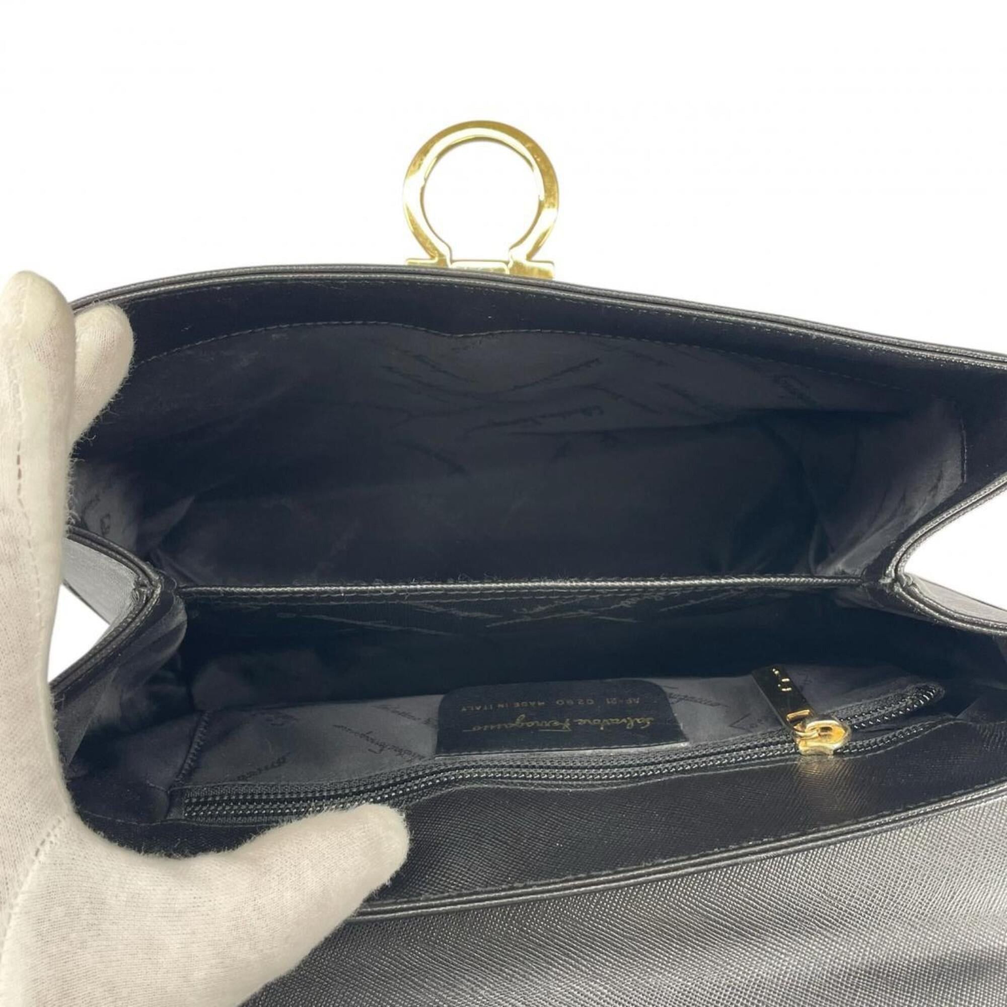 Salvatore Ferragamo Salvatore Ferragamo handbag/shoulder bag, Gancini design, leather, black. Size ONE SIZE - 8 Thumbnail