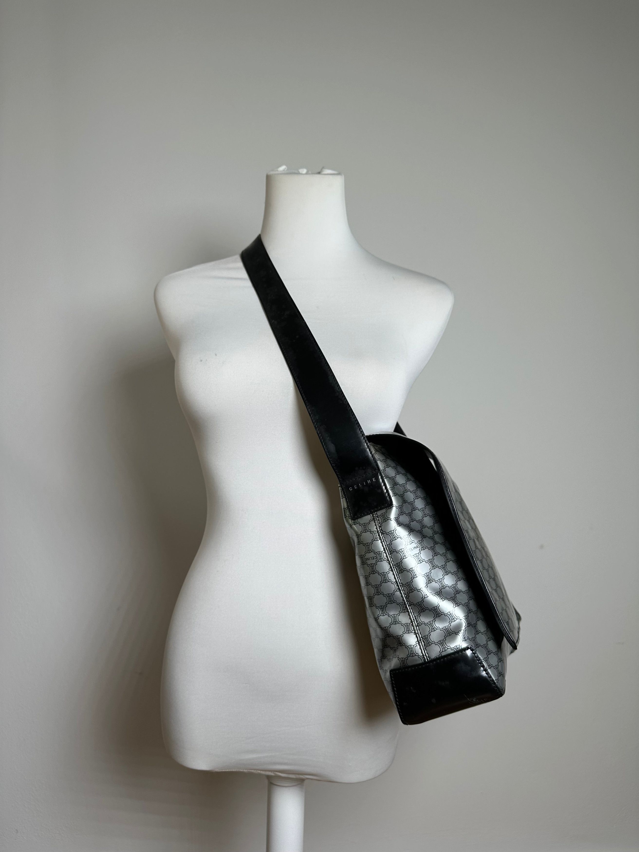 Celine Vintage Paris Triomphe Monogram Patent Leather Shoulder Bag Size ONE SIZE - 7 Thumbnail