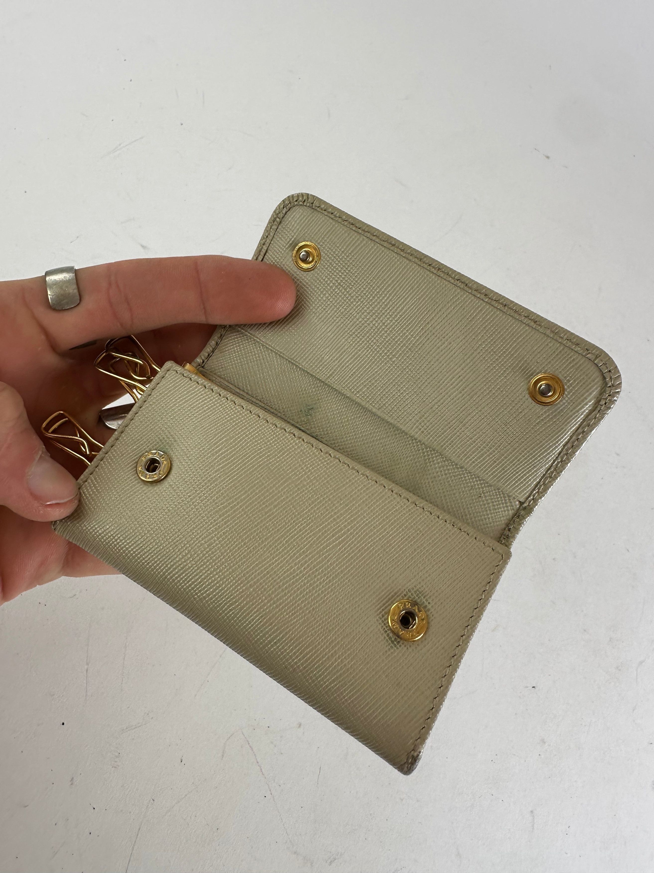 Prada Vintage Leather Card / Key Holder White Size ONE SIZE - 4 Thumbnail