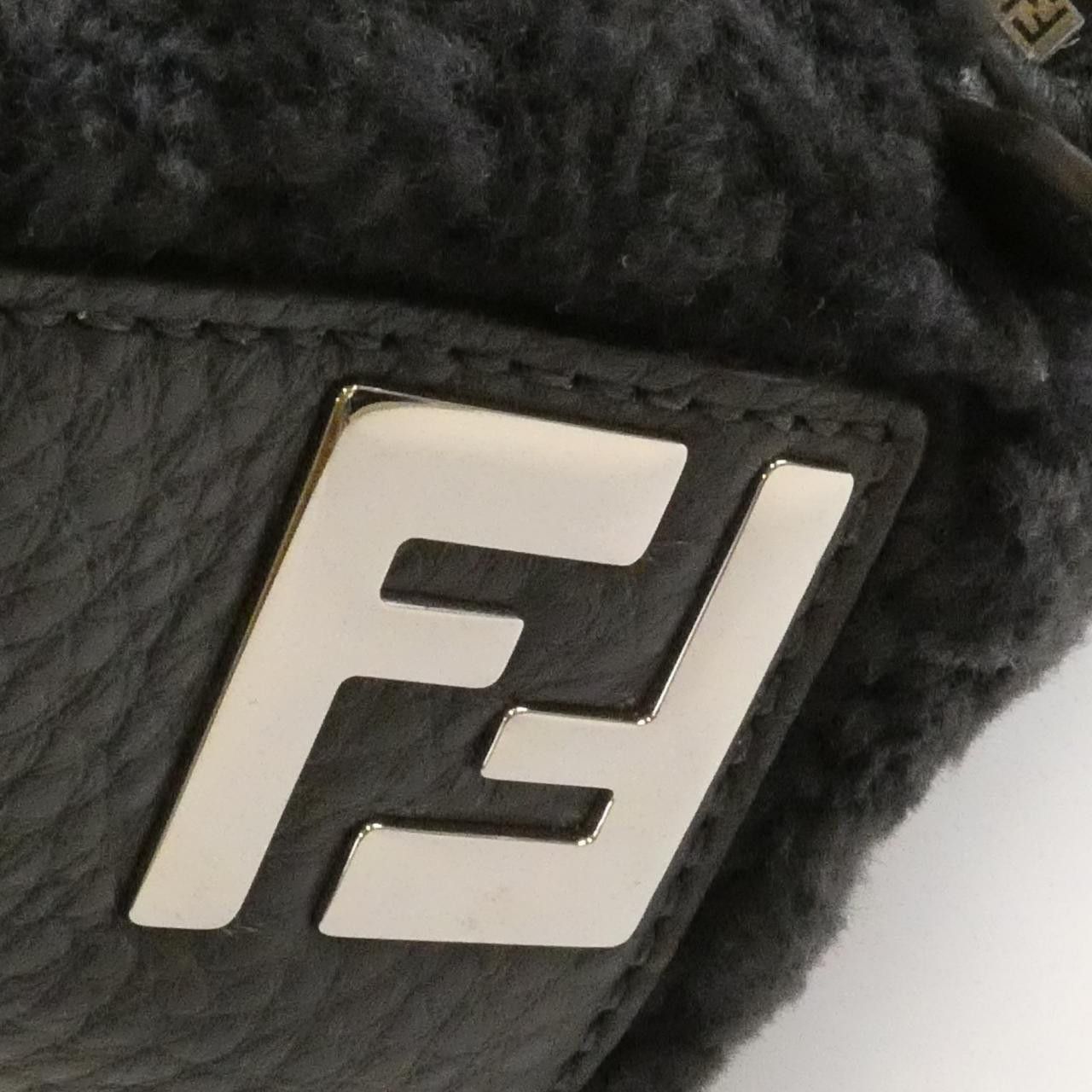 Fendi Fendi Fendi FENDI LUI LARGE Lamb Shearling Shoulder Bag Fur Shoulder Bag 7VA667AVV1 DUTY FREE for USA Size ONE SIZE - 4 Thumbnail