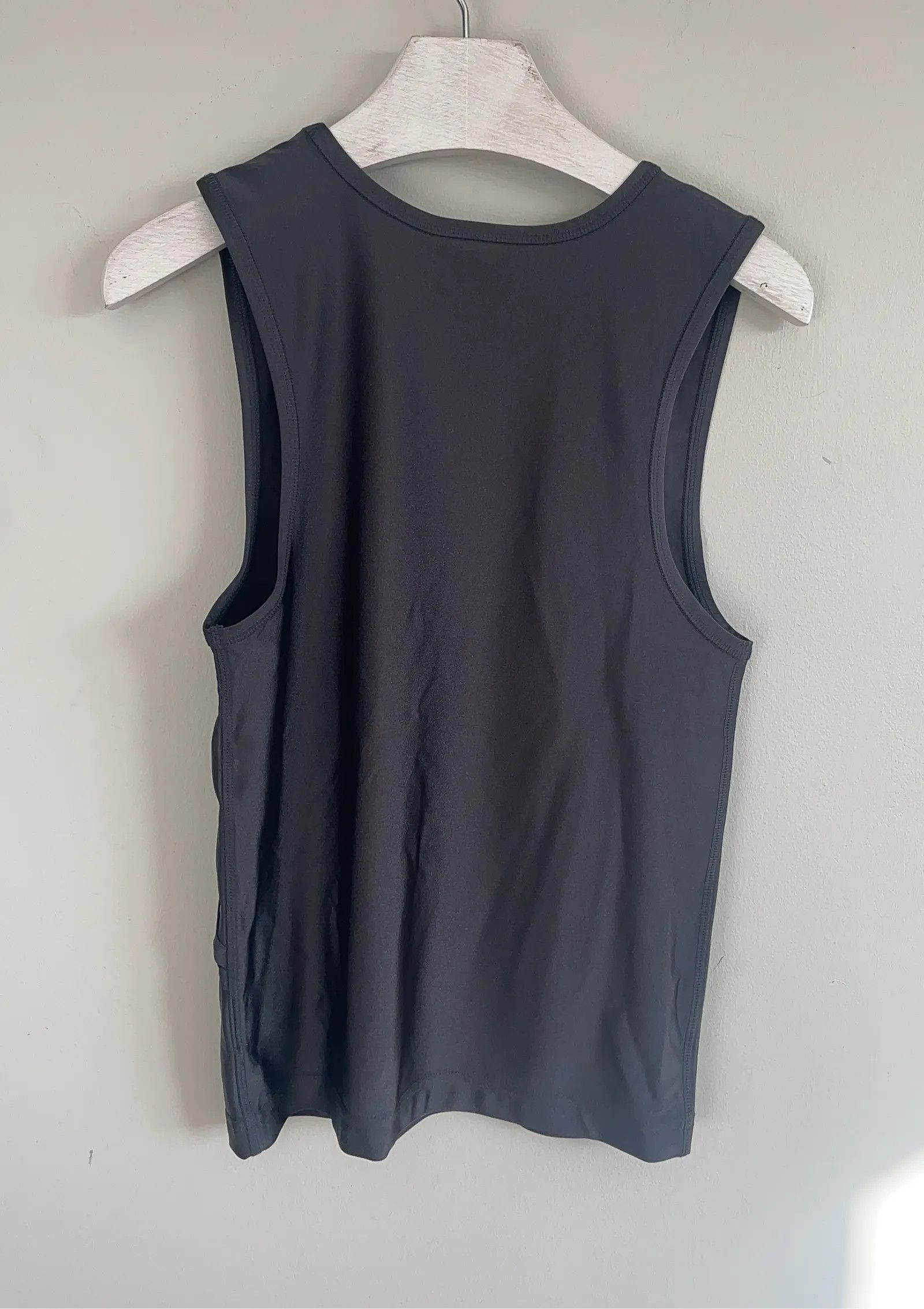 Weekday Weekday Limited Edition Top Size S / US 4 / IT 40 - 3 Thumbnail