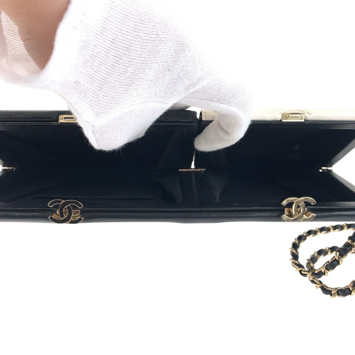 Chanel Chanel Chanel Lambskin Clutch Bag Leather Clutch Bag DUTY FREE for USA Size ONE SIZE - 9 Thumbnail