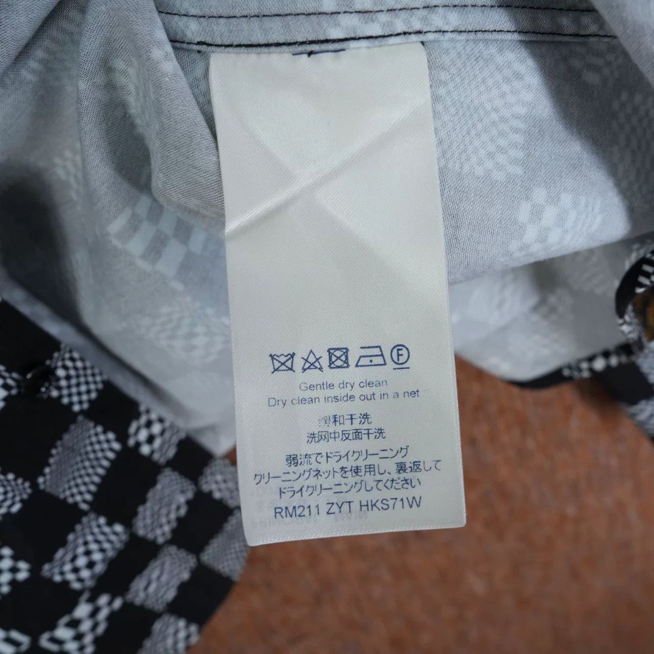 Louis Vuitton Louis Vuitton Black Damier Shirt Size US M / EU 48-50 / 2 - 5 Thumbnail