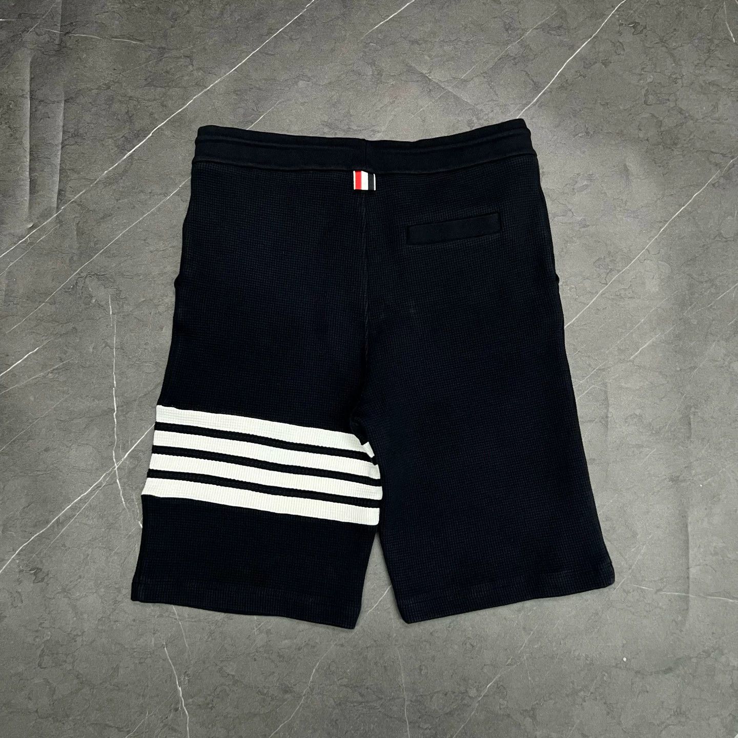 Thom Browne Thom Browne Four-Bar Waffle Shorts Size US 26 / EU 42 - 2 Thumbnail