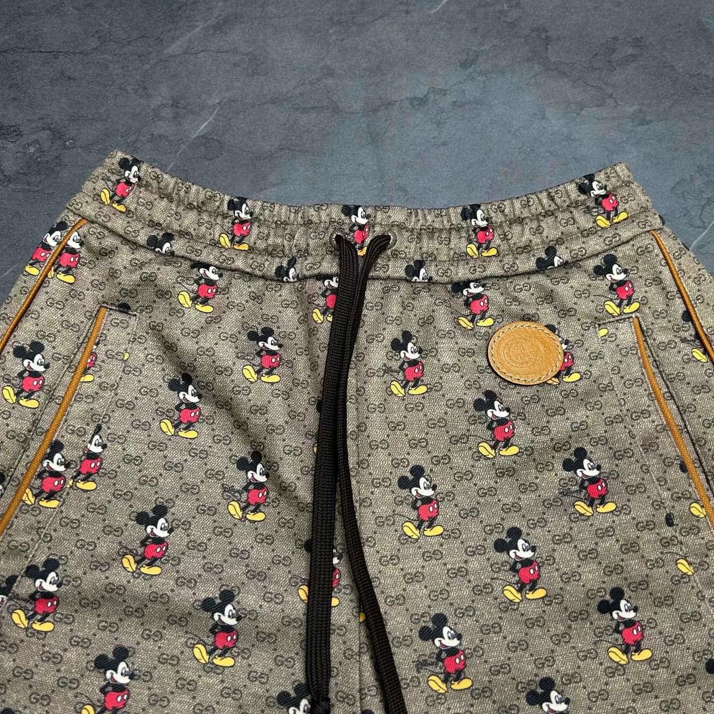 Gucci Gucci Mickey Logo Print Shorts XXS Size 22" - 2 Thumbnail
