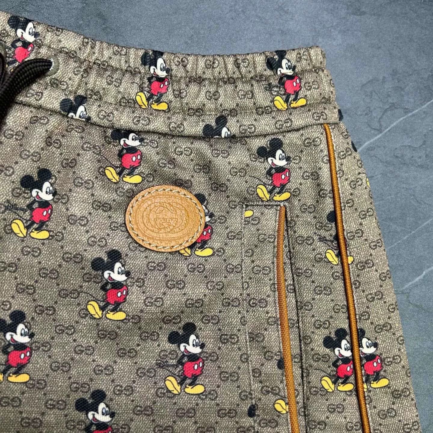 Gucci Gucci Mickey Logo Print Shorts XXS Size 22" - 3 Thumbnail