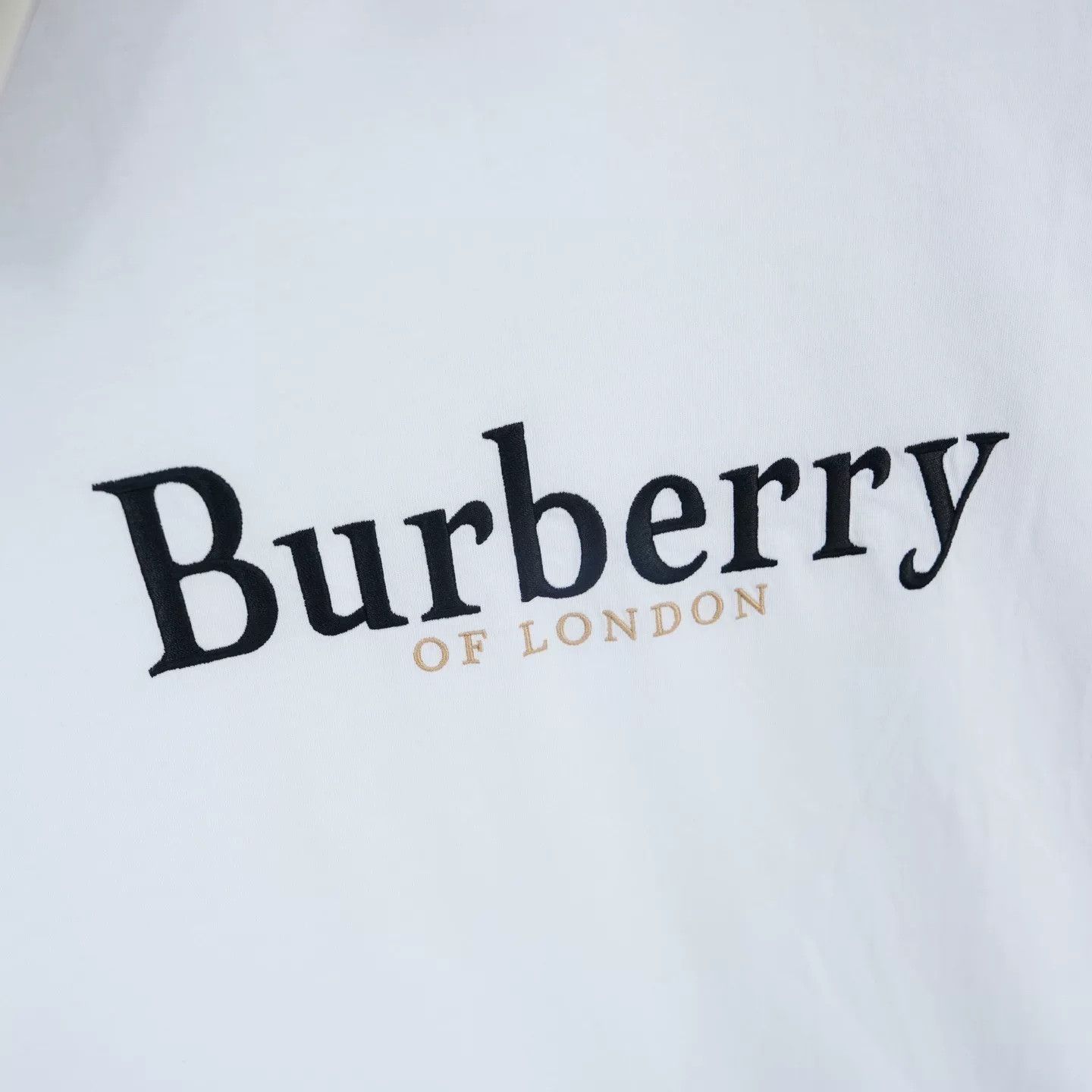 Burberry Burberry Chest Embroidered Logo T-Shirt Size US L / EU 52-54 / 3 - 4 Thumbnail