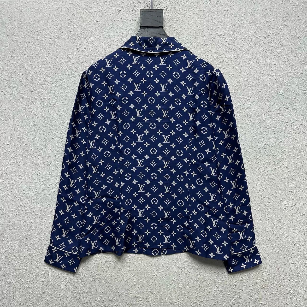 Louis Vuitton Louis Vuitton Logo Print Pajama Shirt Size XS / US 0-2 / IT 36-38 - 2 Thumbnail