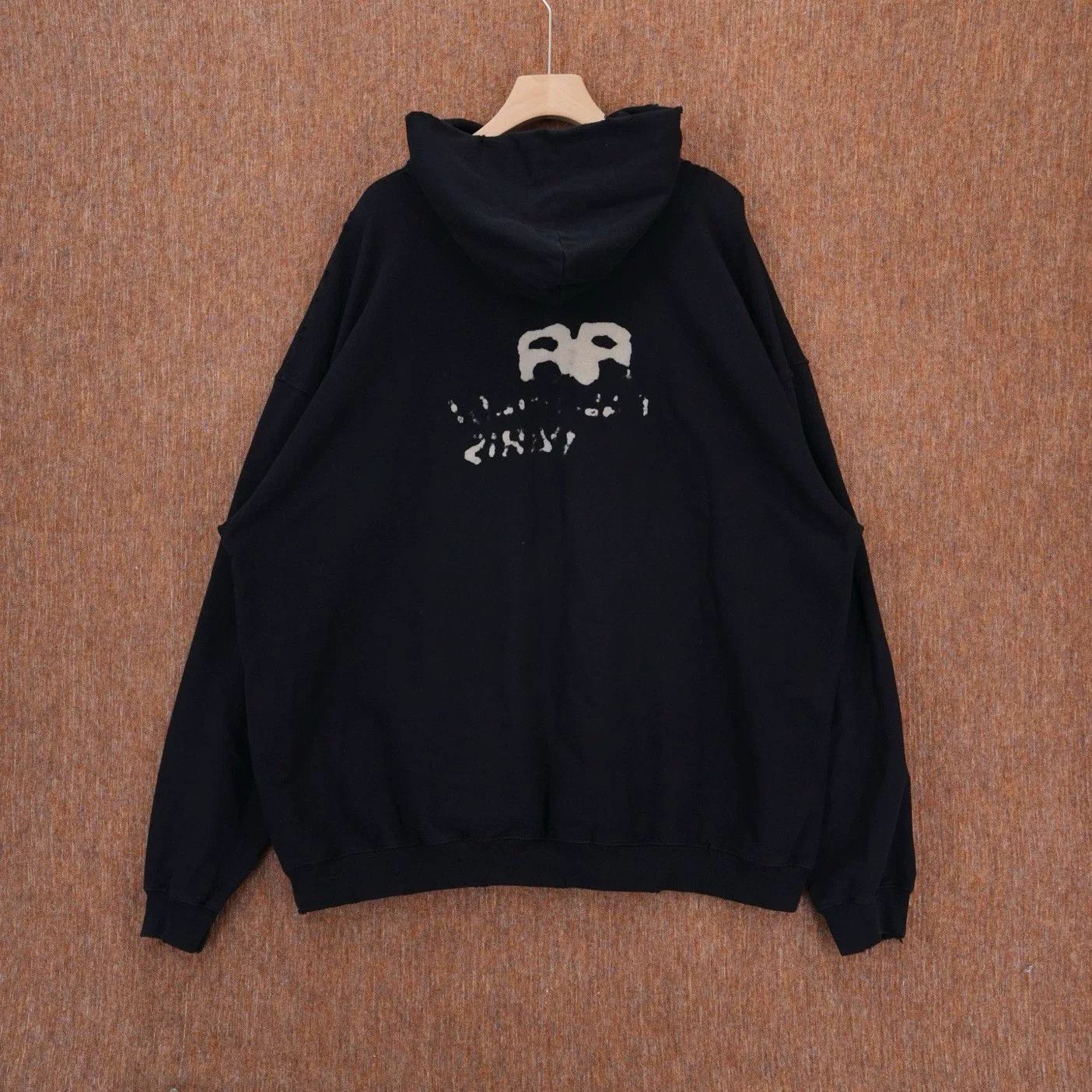 Balenciaga Balenciaga Graffiti Logo Hoodie Size US M / EU 48-50 / 2 - 2 Thumbnail