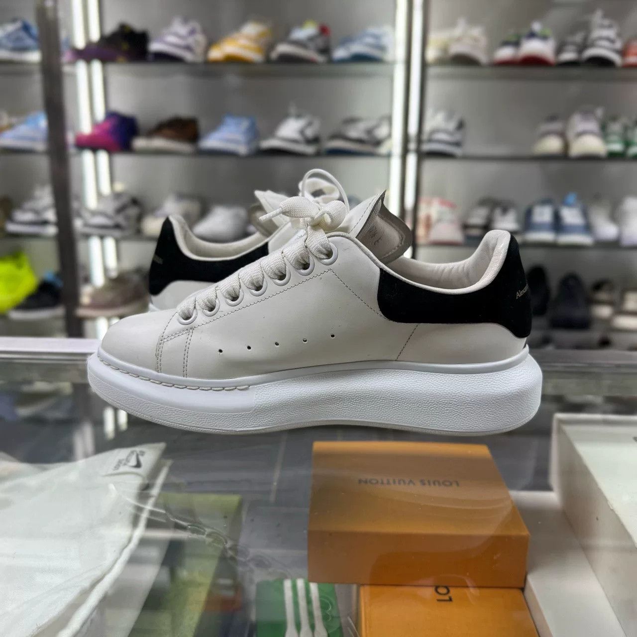 Alexander McQueen Alexander McQueen Black Tail White Sneakers Size US 6.5 / IT 36.5 - 5 Thumbnail
