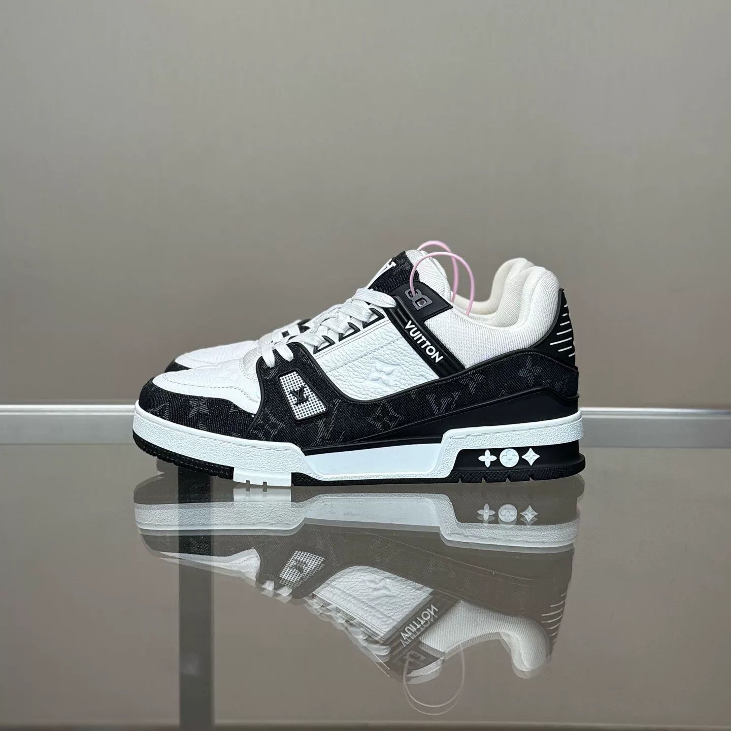 Louis Vuitton Louis Vuitton LV Trainer Panda Denim Size US 7 / EU 40 - 5 Thumbnail