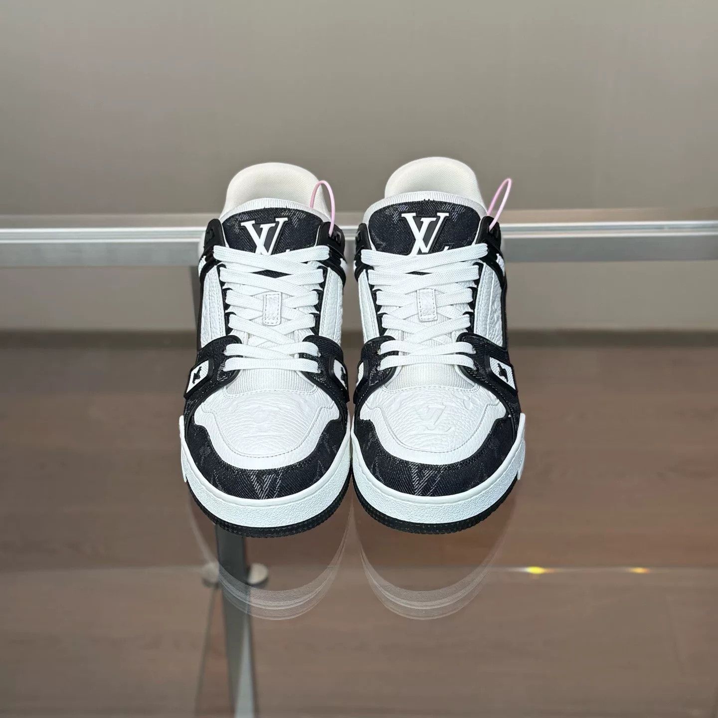 Louis Vuitton Louis Vuitton LV Trainer Panda Denim Size US 7 / EU 40 - 2 Thumbnail
