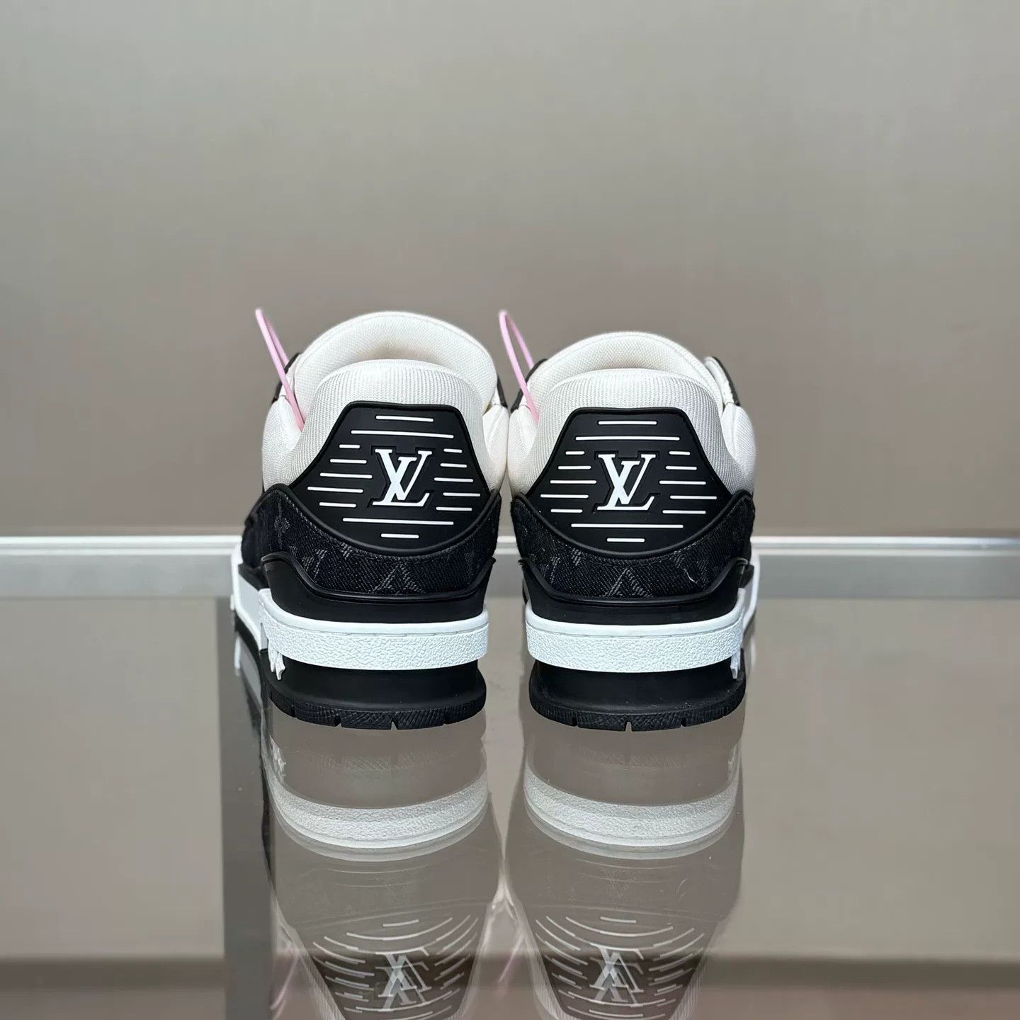 Louis Vuitton Louis Vuitton LV Trainer Panda Denim Size US 7 / EU 40 - 4 Thumbnail