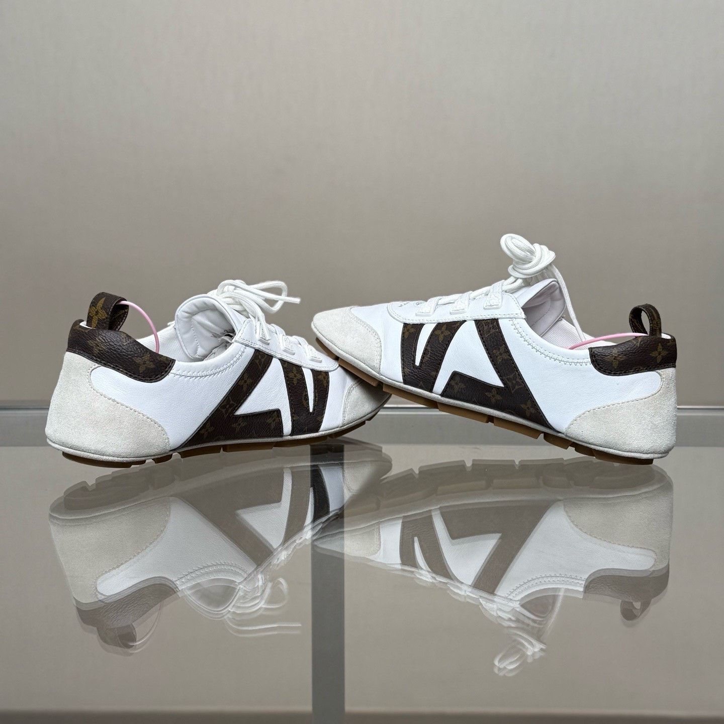 Louis Vuitton Louis Vuitton Black Gray Trainer Size US 5 / IT 35 - 6 Thumbnail