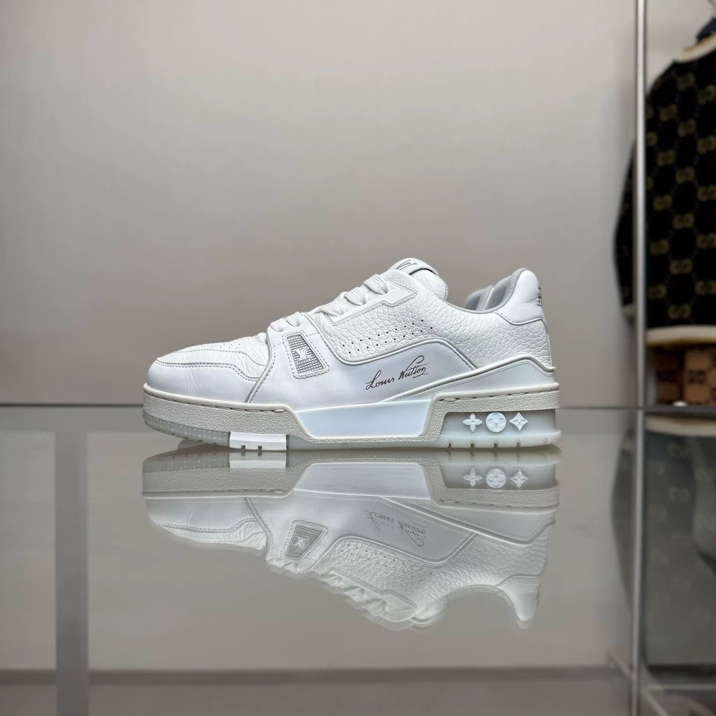 Louis Vuitton Louis Vuitton Trainer White Cement Size US 6 / IT 36 - 5 Thumbnail