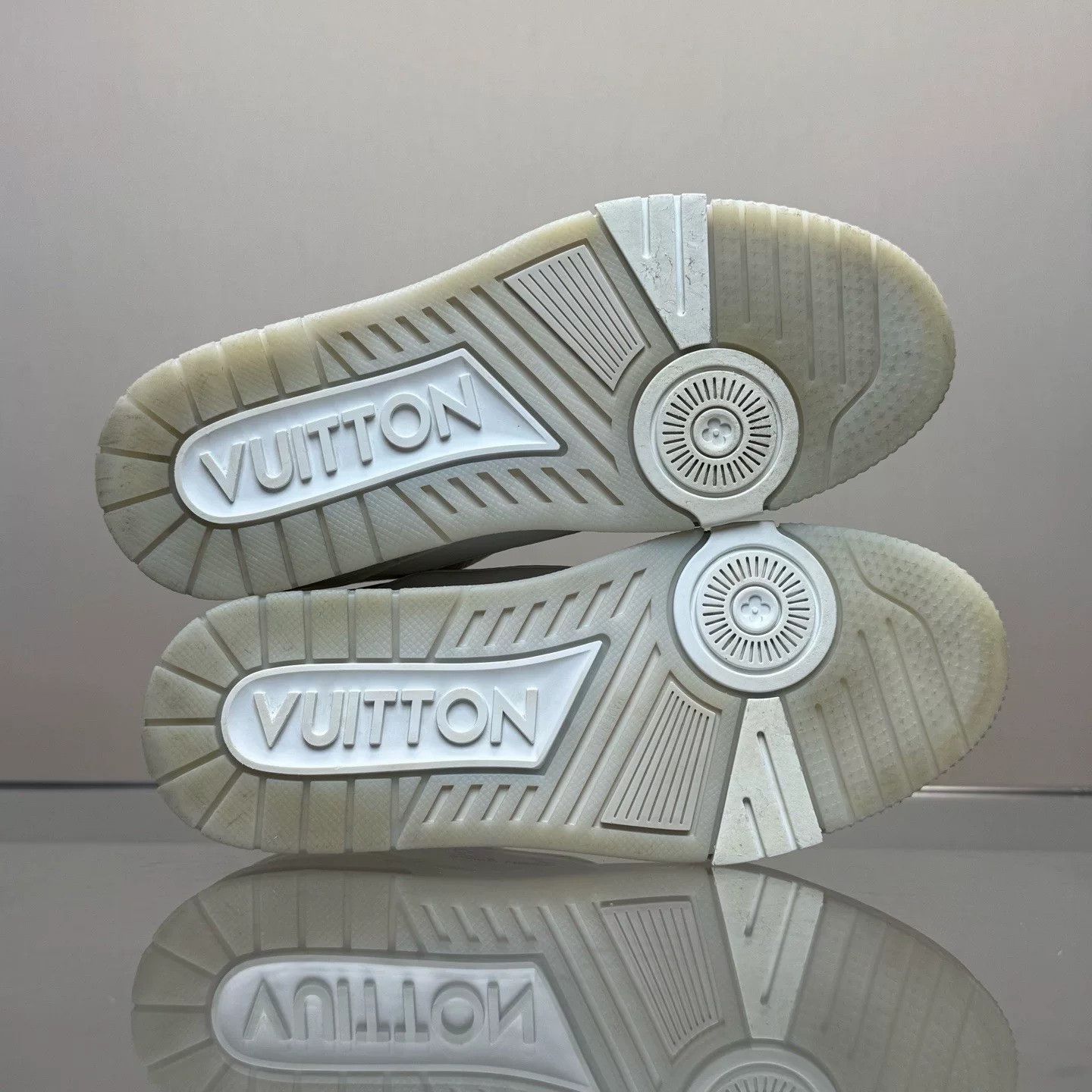 Louis Vuitton Louis Vuitton Trainer White Cement Size US 6 / IT 36 - 7 Thumbnail