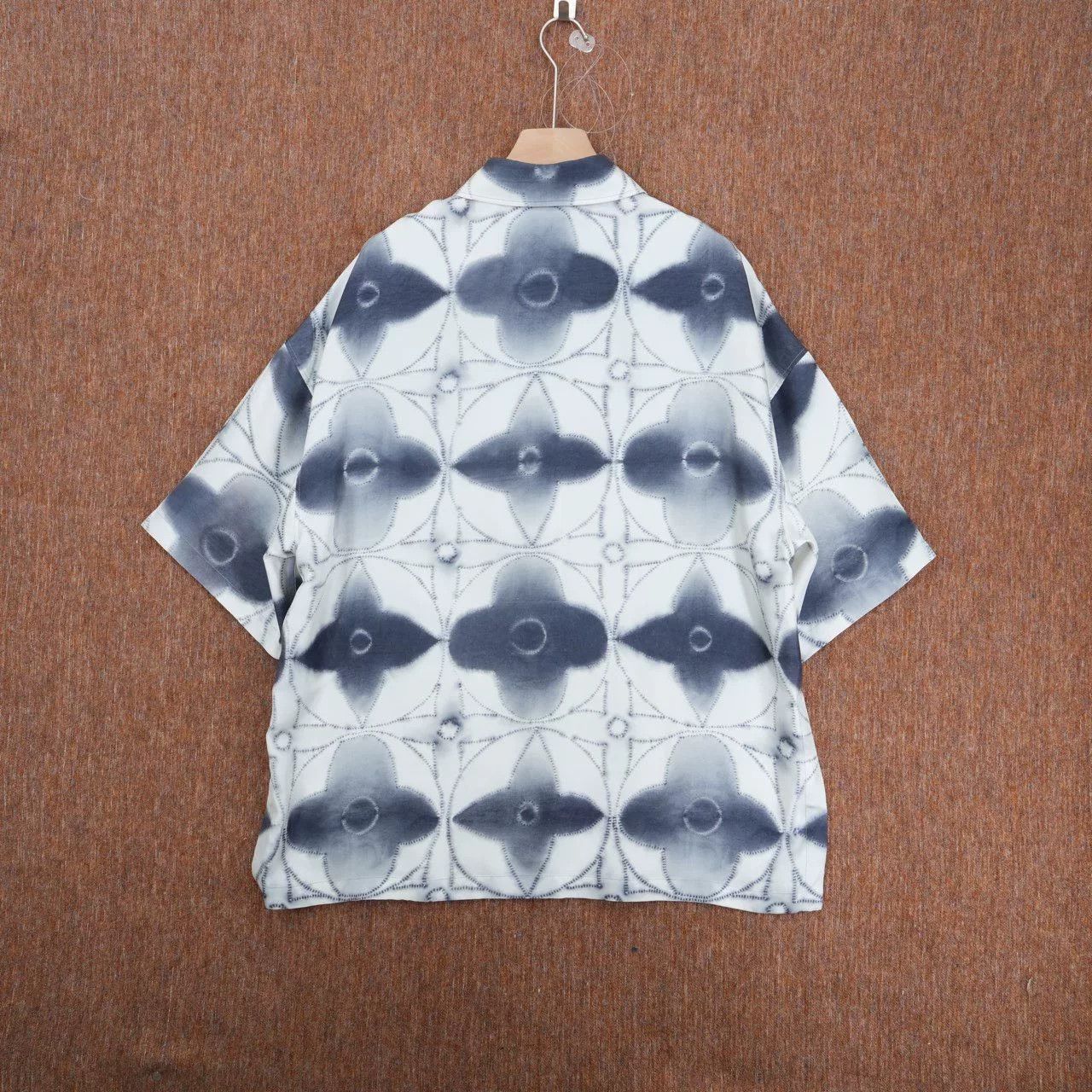 Louis Vuitton Louis Vuitton Tie-Dye Silk Short-Sleeve Shirt Size XS / US 0-2 / IT 36-38 - 2 Thumbnail