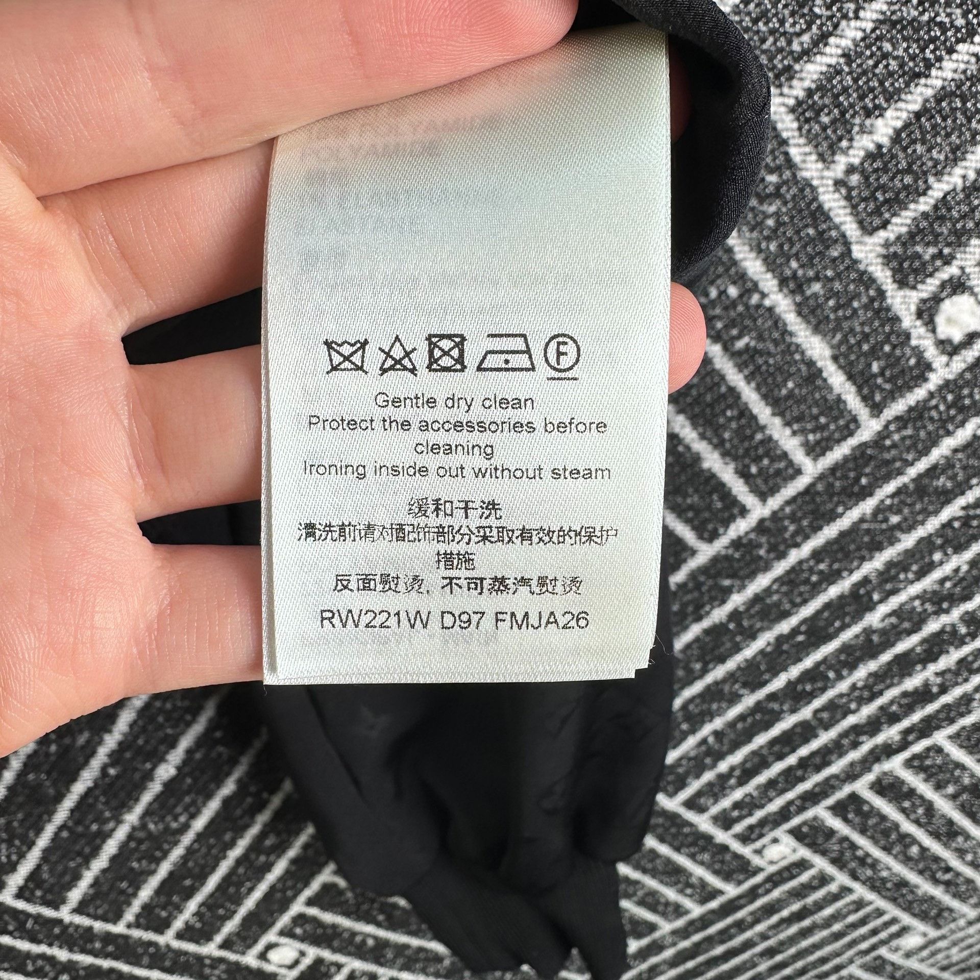 Louis Vuitton LV Monogram Full Logo Coat Size US S / EU 44-46 / 1 - 6 Thumbnail