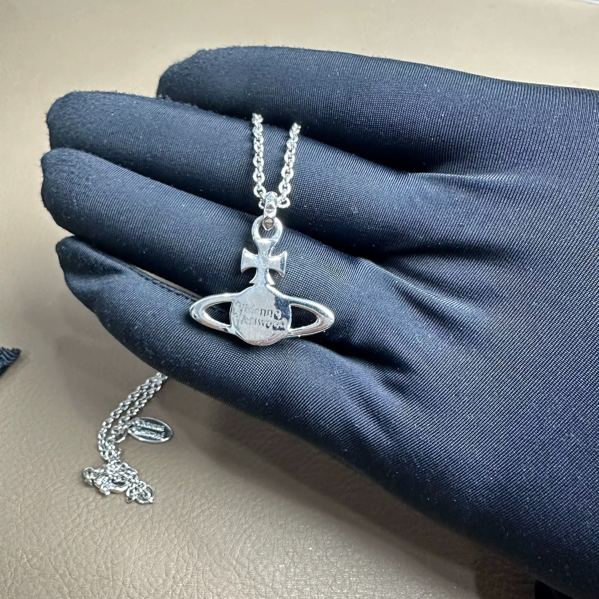 Vivienne Westwood Vivienne Westwood Punk Saturn Necklace Size ONE SIZE - 2 Thumbnail