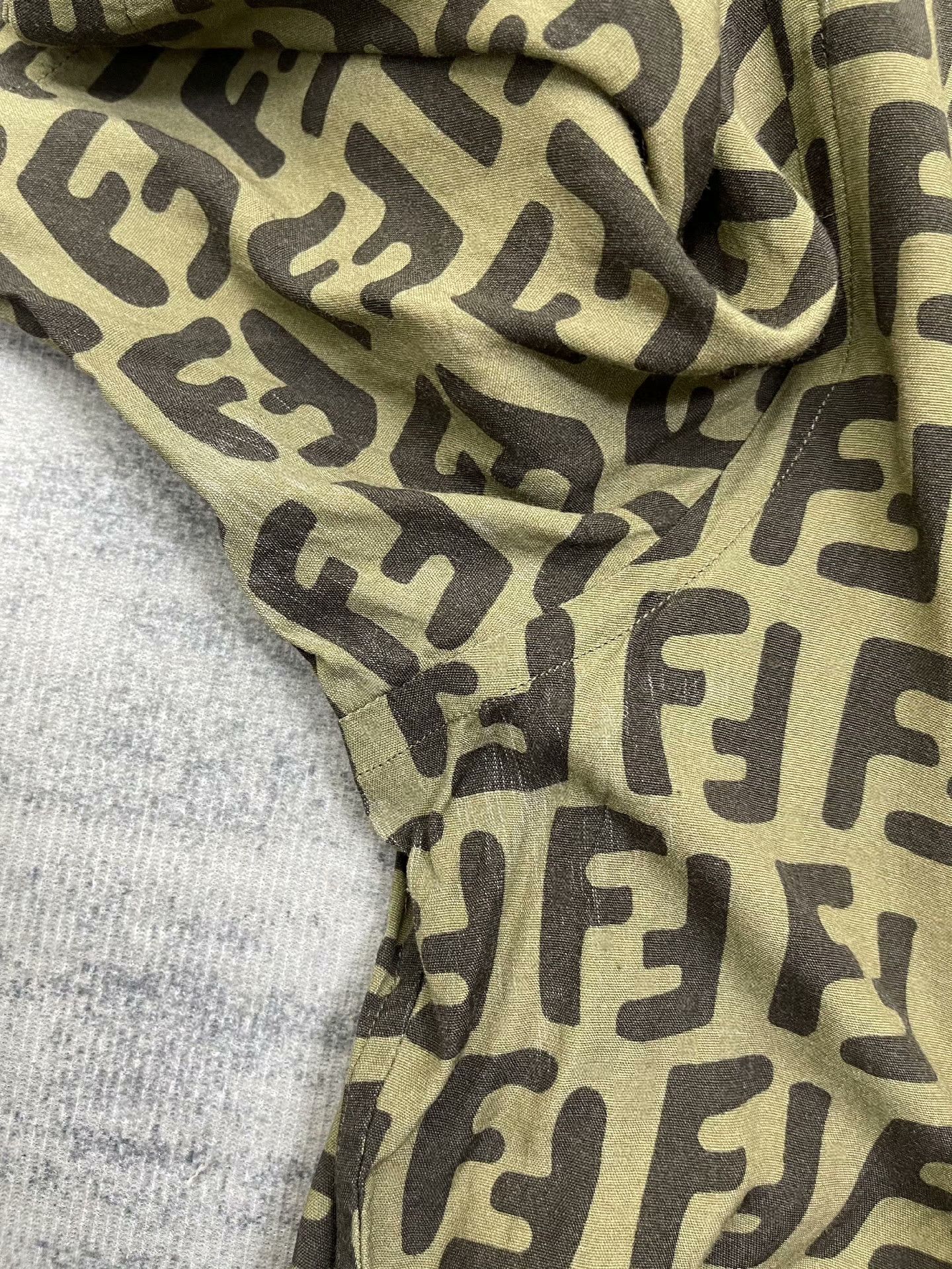 Fendi FENDI Short Sleeve Logo Print Shirt Size US XXS / EU 40 - 7 Thumbnail