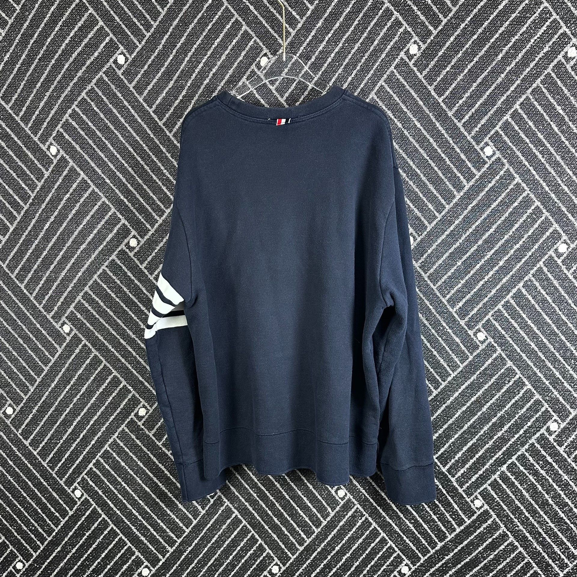 Thom Browne Thom Browne Classic Four-Stripe Navy Sweatshirt Size US M / EU 48-50 / 2 - 2 Thumbnail