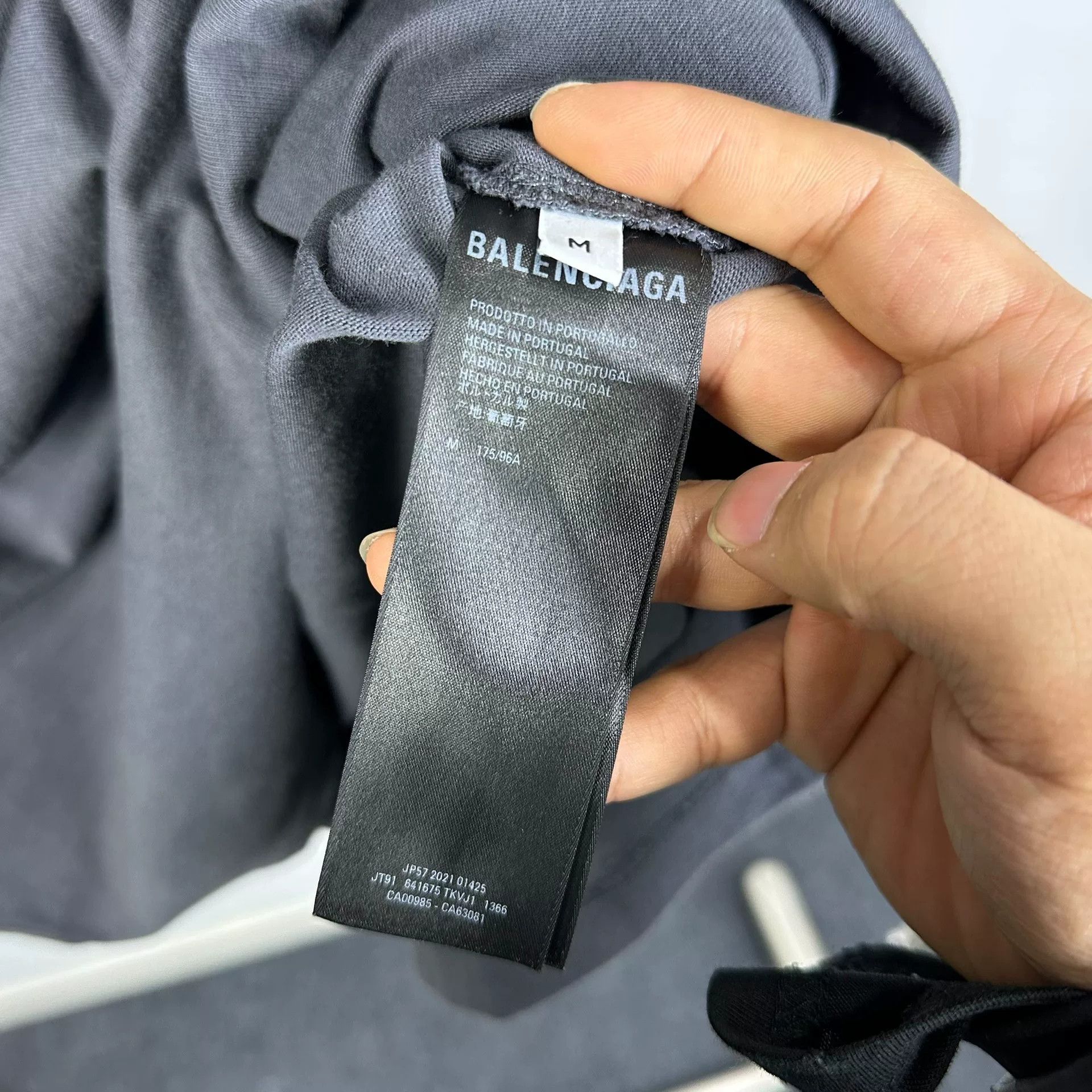 Balenciaga Balenciaga Gray Embroidered Logo Top Size US M / EU 48-50 / 2 - 4 Thumbnail