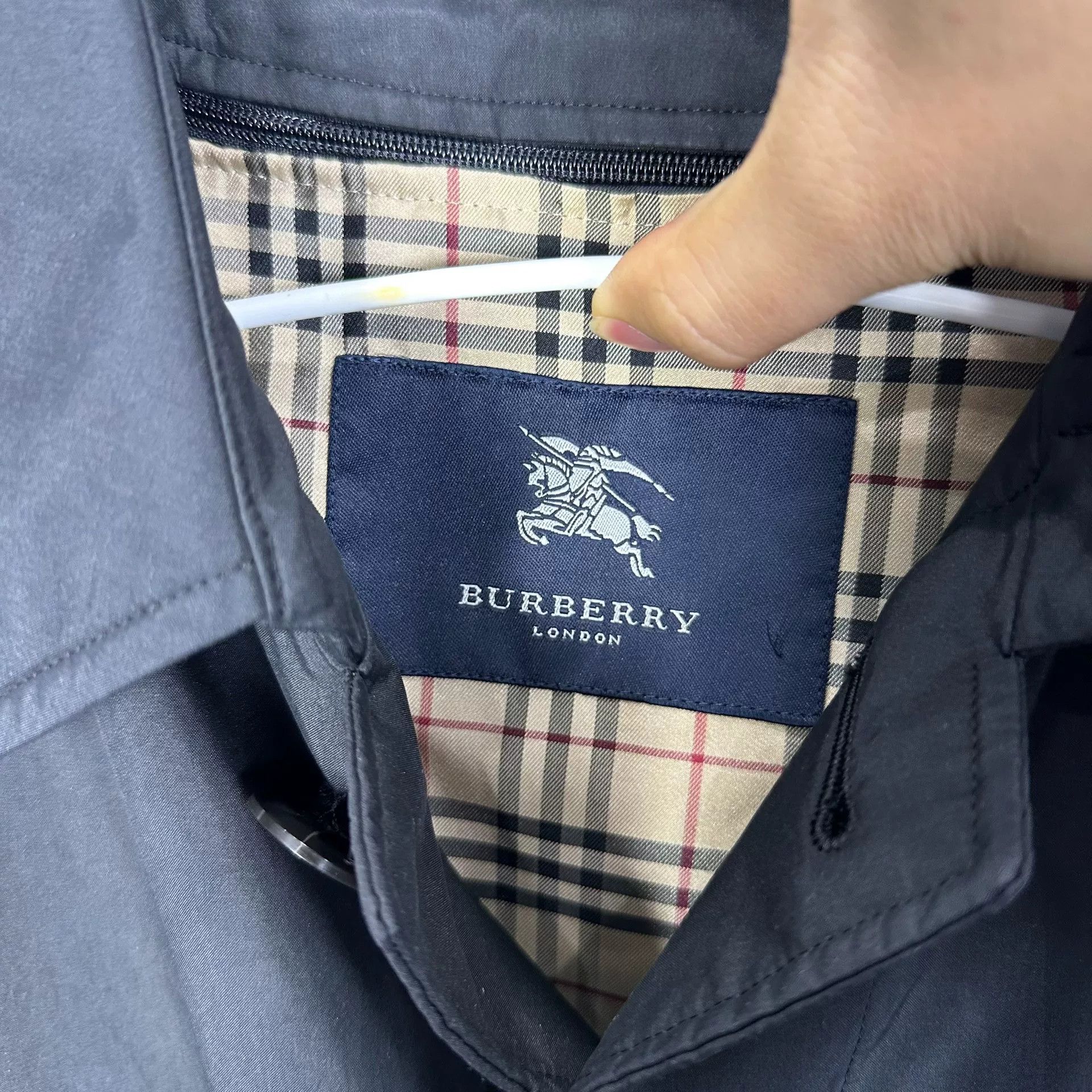 Burberry Burberry Black Label Camden Black Trench Size US M / EU 48-50 / 2 - 2 Thumbnail