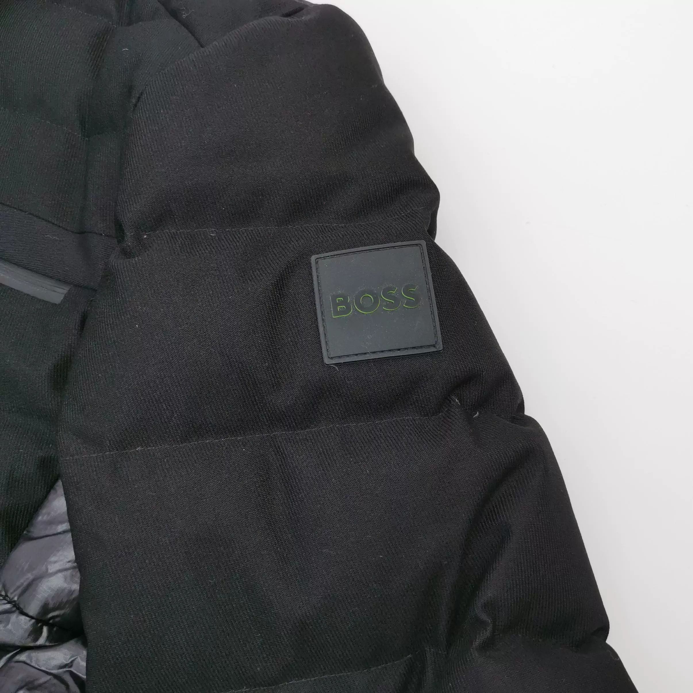 Hugo Boss Hugo Boss Solid Letter Logo Down Jacket M Size US M / EU 48-50 / 2 - 3 Thumbnail