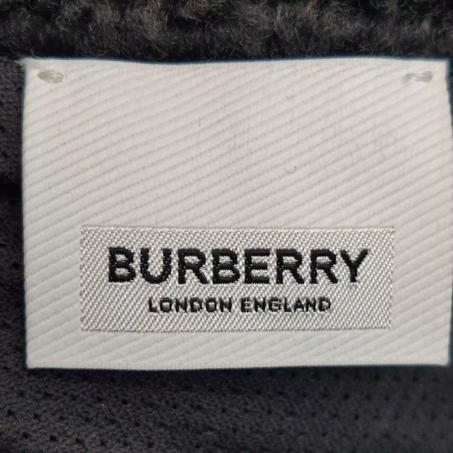 Burberry Burberry White Handbag with Tags Size US XS / EU 42 / 0 - 6 Thumbnail