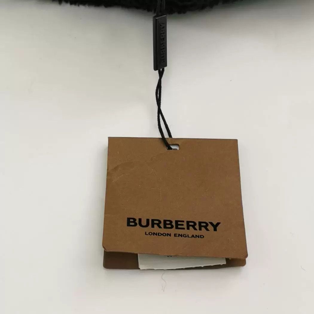 Burberry Burberry White Handbag with Tags Size US XS / EU 42 / 0 - 4 Thumbnail