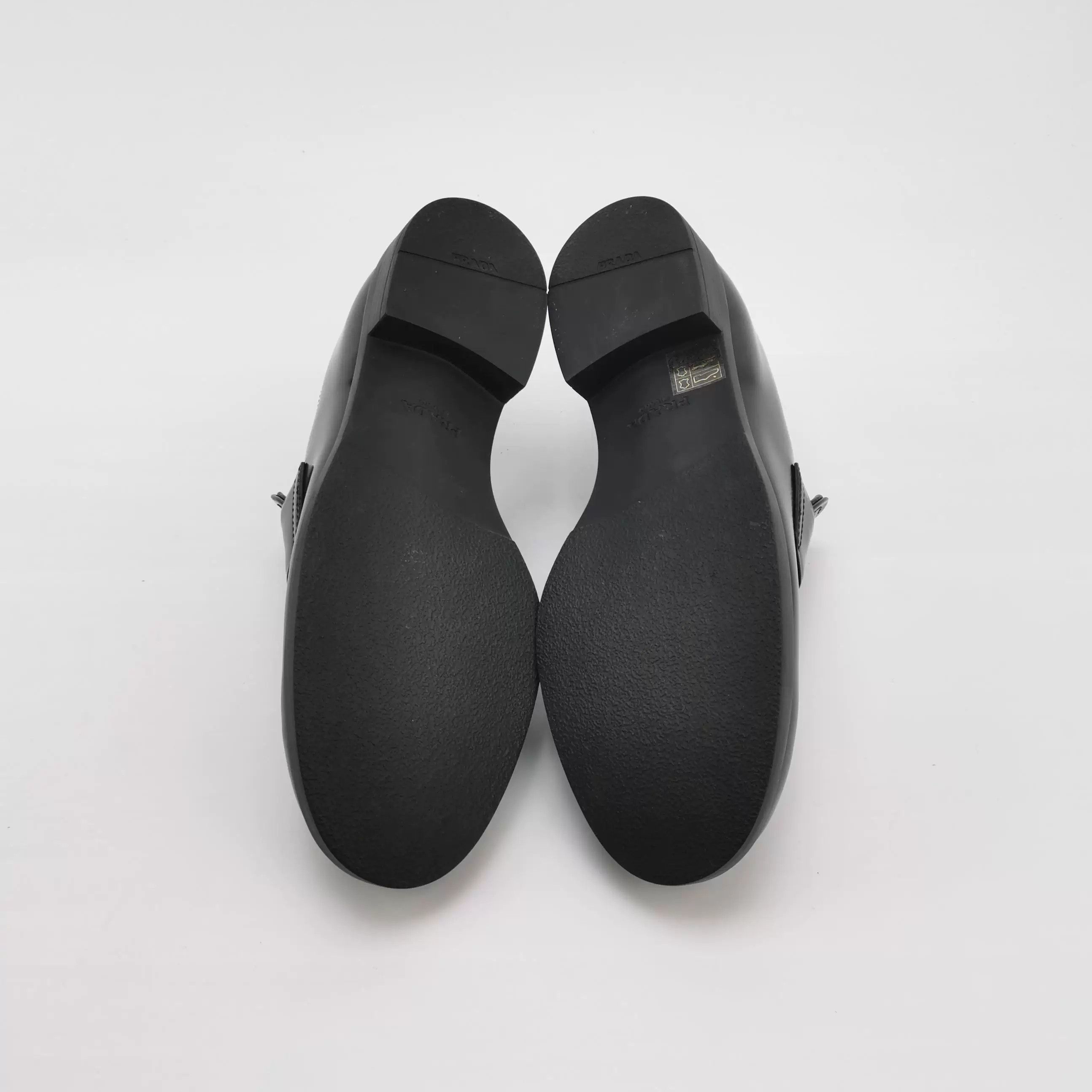 Prada Prada Leather Triangle Logo Round Toe Low Heel Size US 7 / IT 37 - 5 Thumbnail