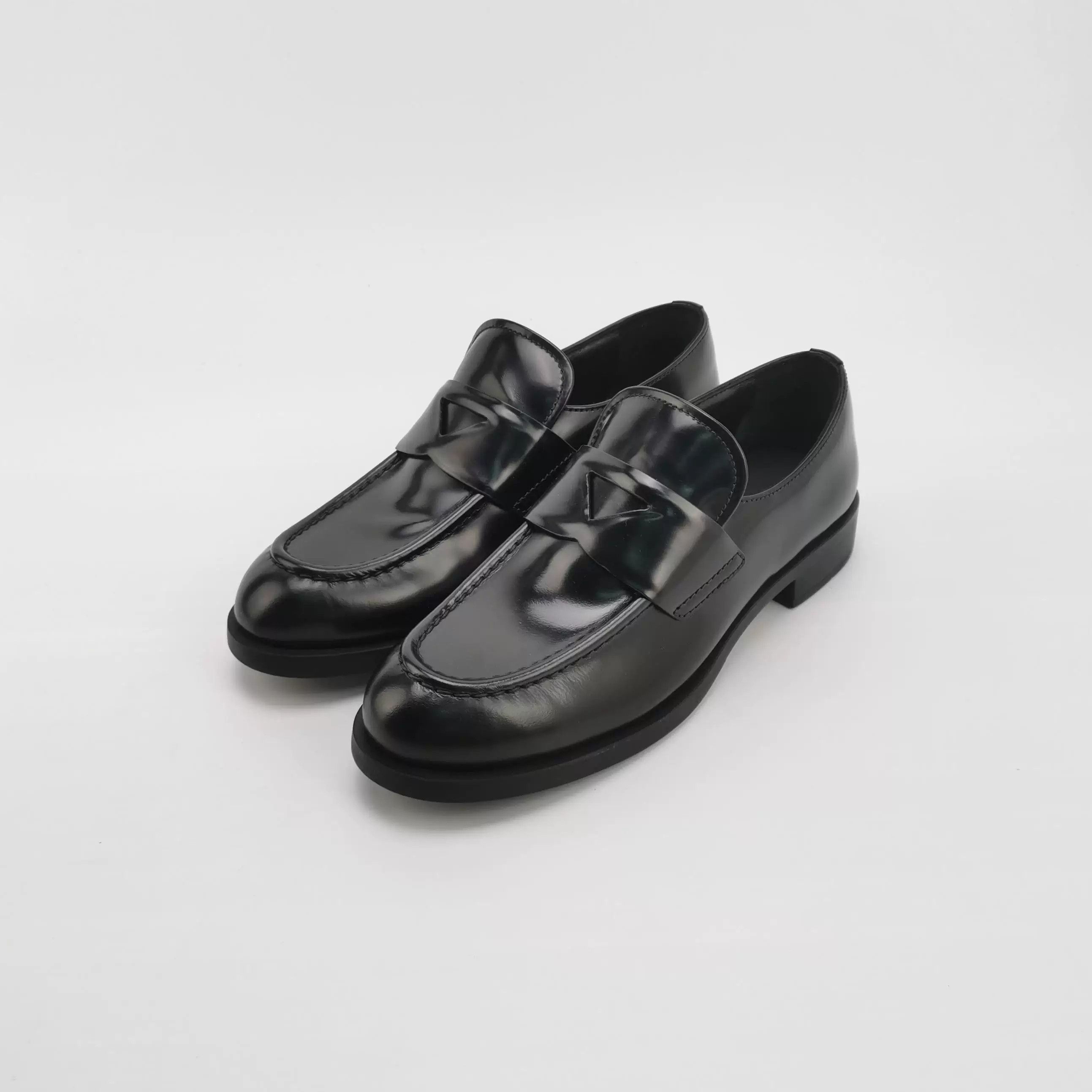 Prada Prada Leather Triangle Logo Round Toe Low Heel Size US 7 / IT 37 - 2 Thumbnail