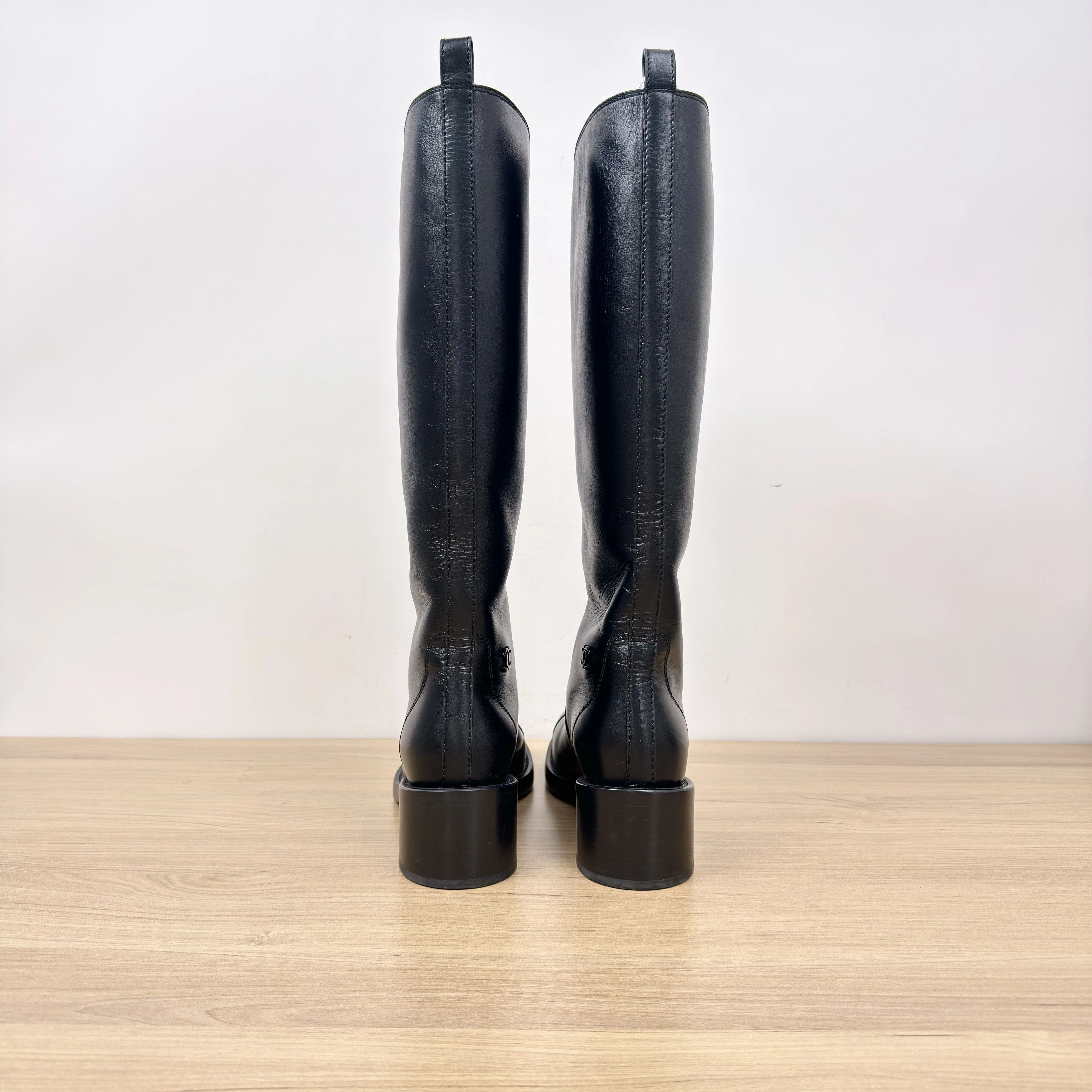 Chanel CHANEL Black Leather Boots Size 37.5 Size US 6.5 / IT 36.5 - 3 Thumbnail
