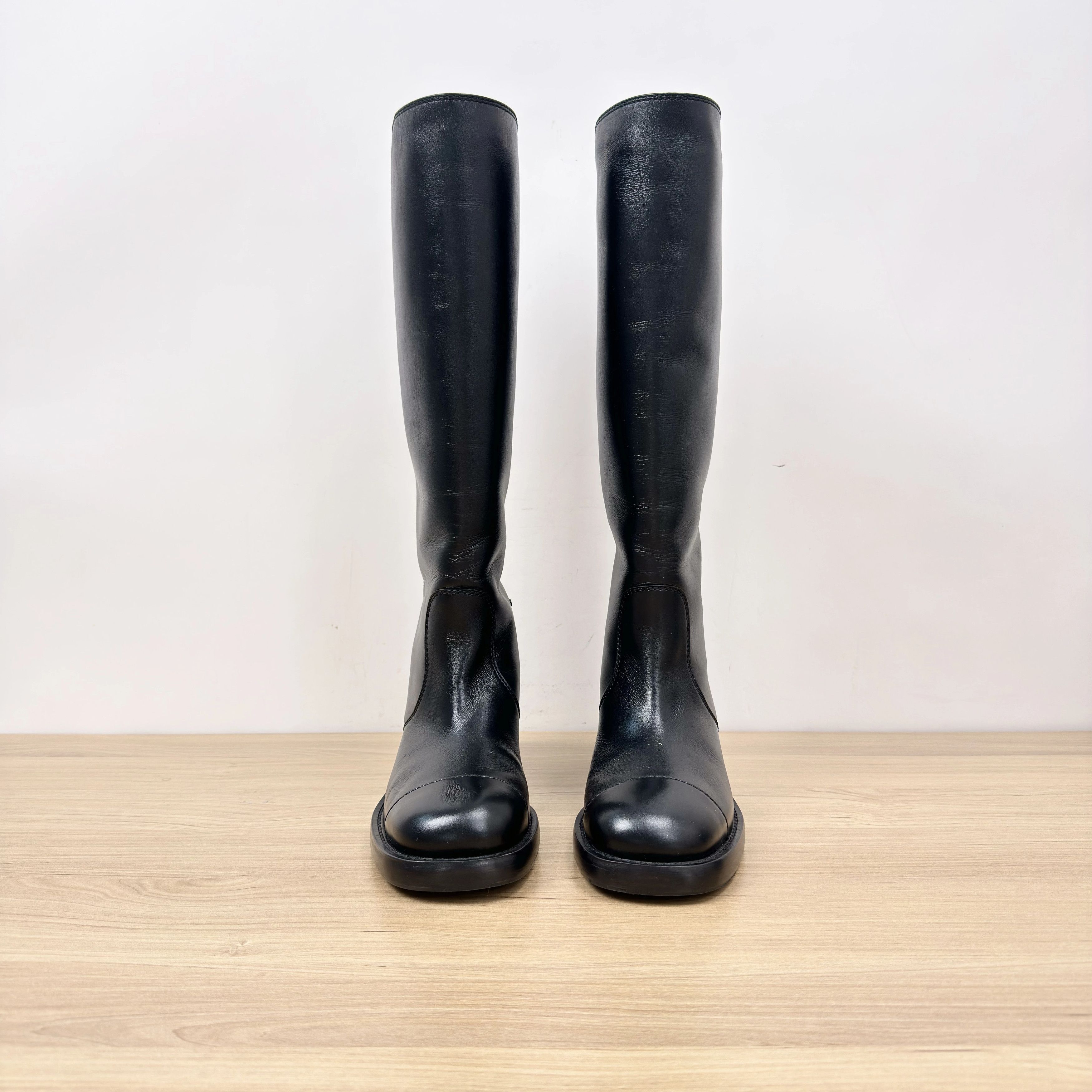 Chanel CHANEL Black Leather Boots Size 37.5 Size US 6.5 / IT 36.5 - 2 Thumbnail