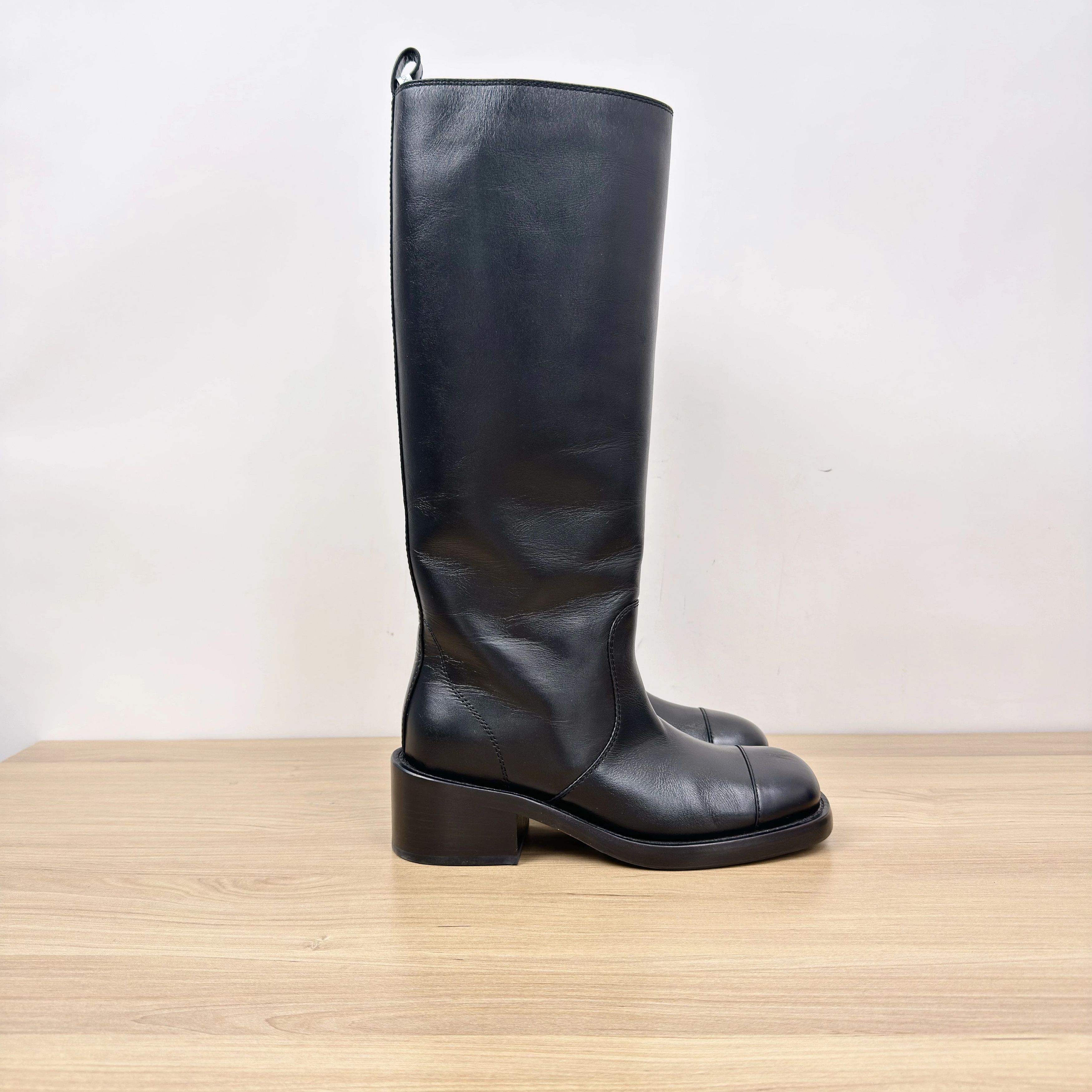 Chanel CHANEL Black Leather Boots Size 37.5 Size US 6.5 / IT 36.5 - 4 Thumbnail