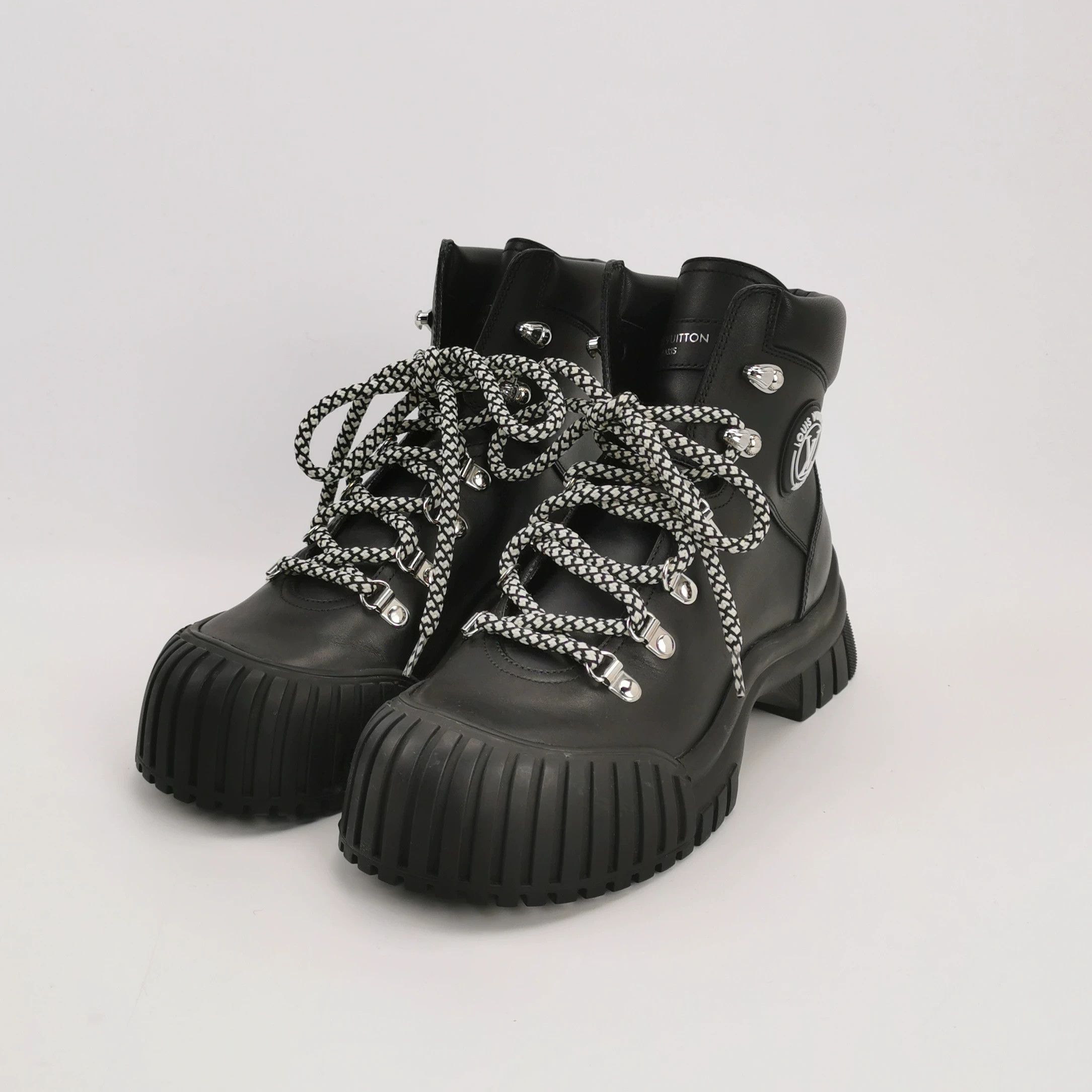 Louis Vuitton Louis Vuitton Logo Lace-Up Short Boots Size US 6 / IT 36 - 2 Thumbnail