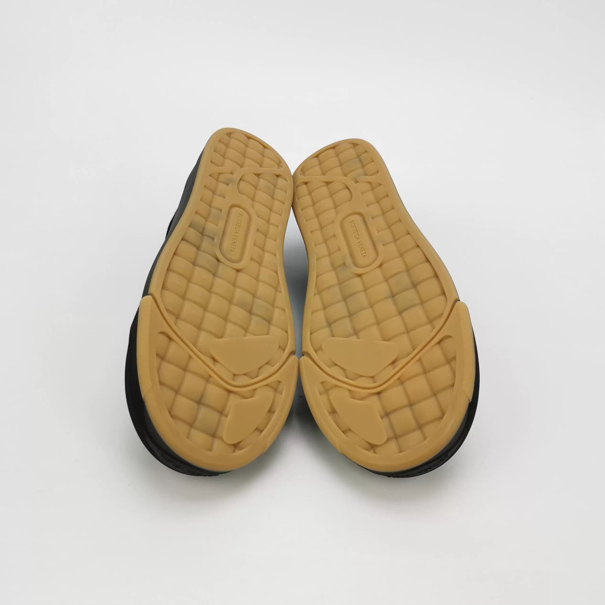 Bottega Veneta Bottega Veneta Canvas Solid Casual Shoes 36 Size US 5 / IT 35 - 5 Thumbnail