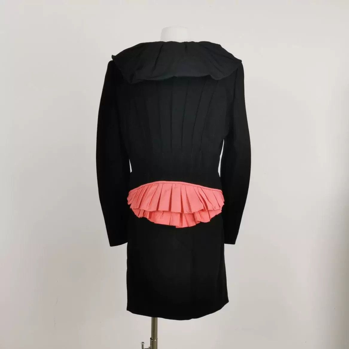 Louis Vuitton Louis Vuitton Silk Blend Pleated Slim Suit Size 38" / US 16 / IT 52 - 3 Thumbnail
