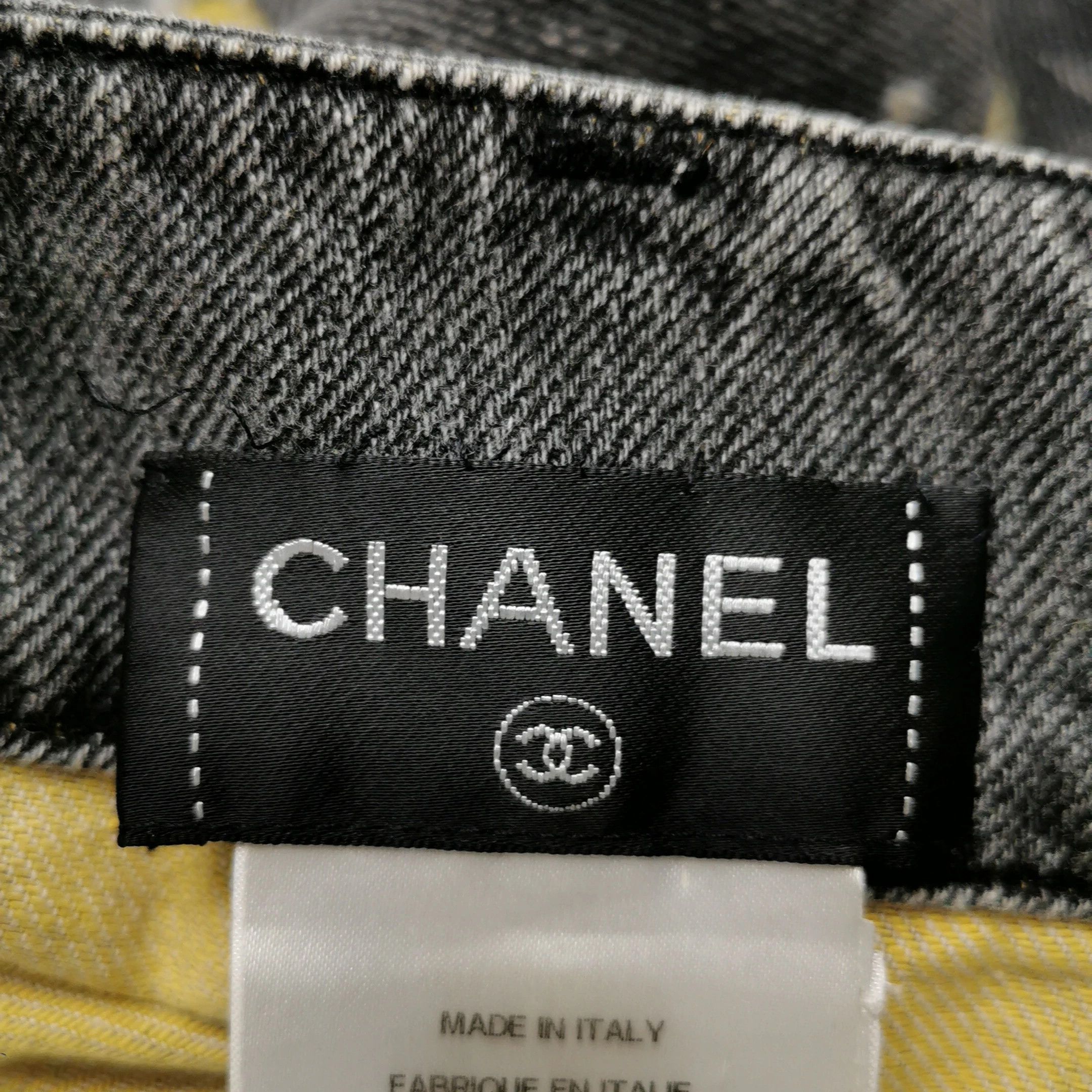 Chanel Chanel Denim Distressed Skirt Size 36 Size 36" / US 14 / IT 50 - 4 Thumbnail