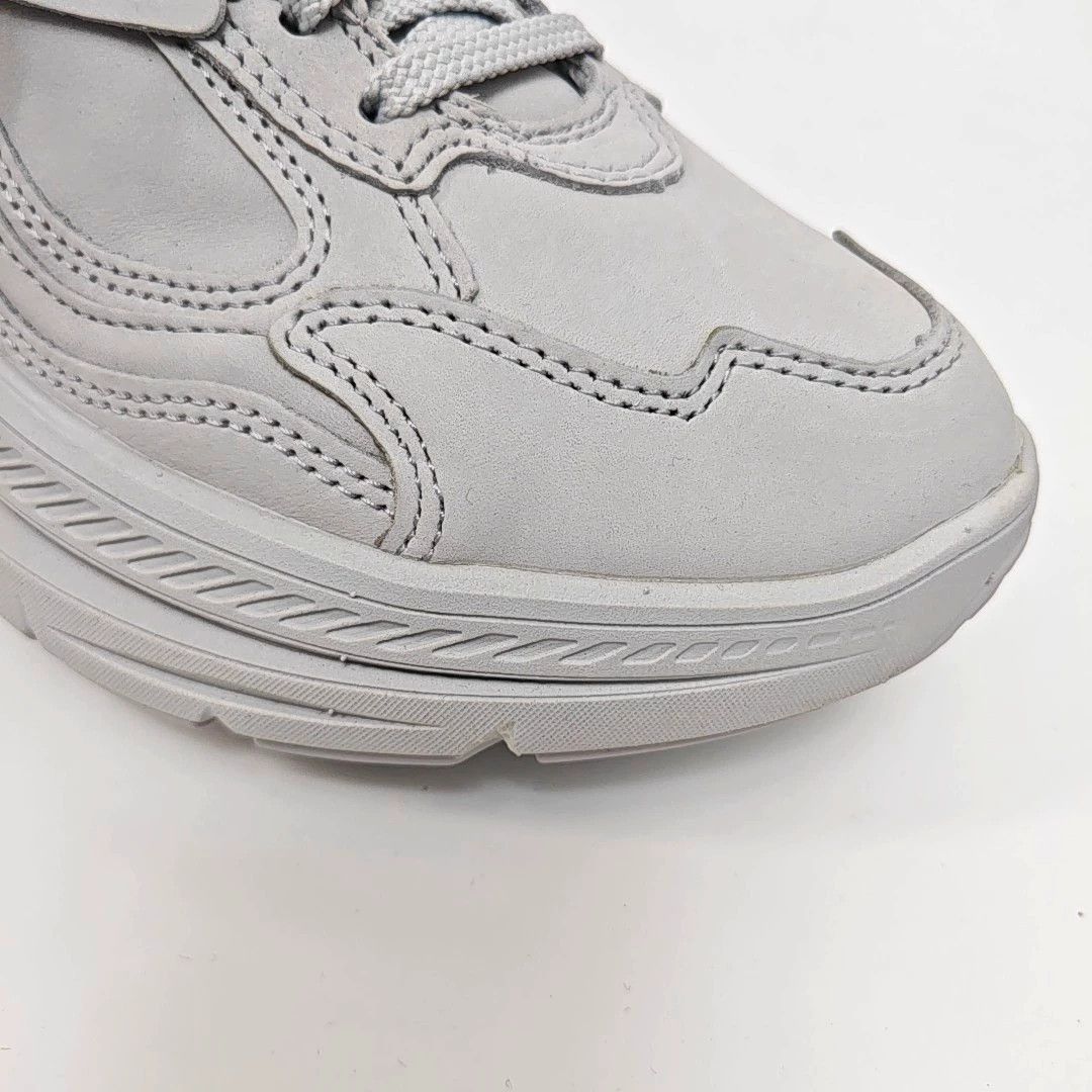 Ugg UGG Light Gray Leather Sport Casual Shoes Size US 5 / IT 35 - 6 Thumbnail