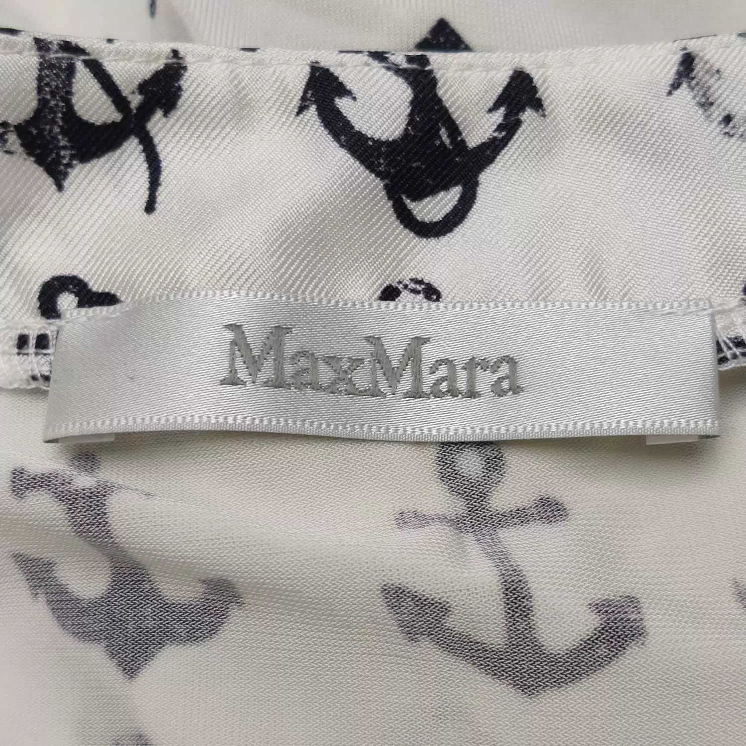 Max Mara MaxMara Printed V-Neck Top XS Size XS / US 0-2 / IT 36-38 - 3 Thumbnail