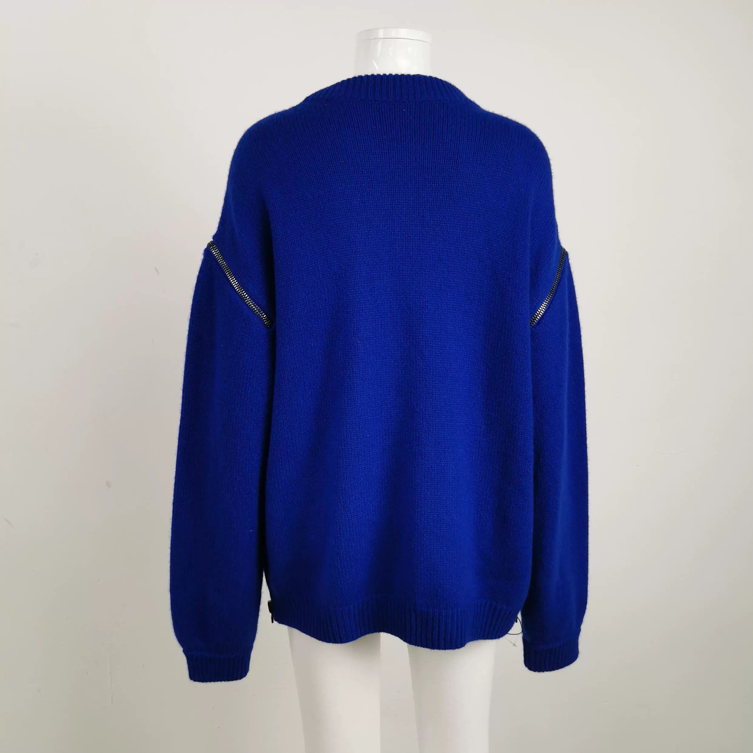 Tom Ford Tom Ford Cashmere Solid Crewneck Sweater S Size US S / EU 44-46 / 1 - 2 Thumbnail