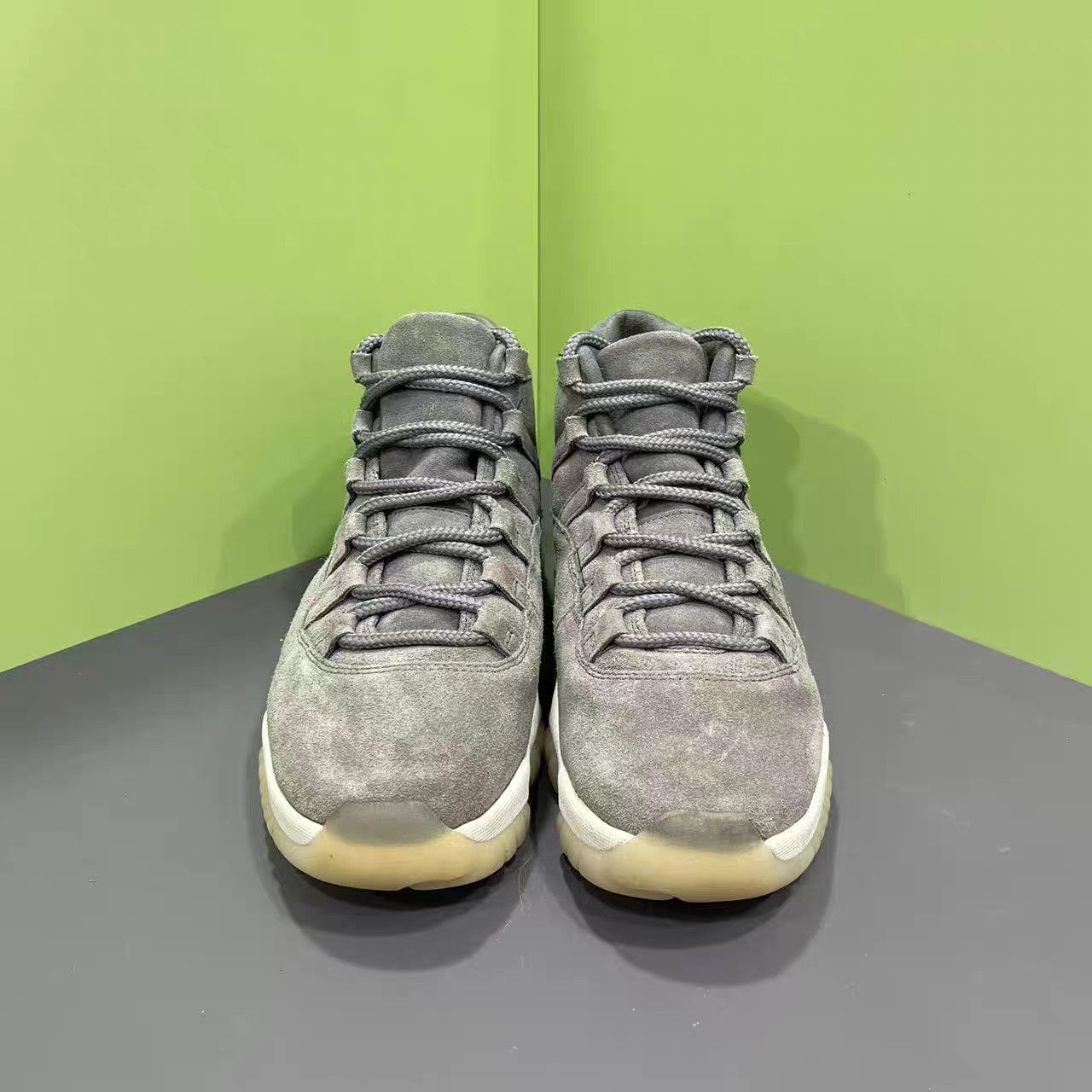 Jordan Brand Gray High-Top Sneakers Size 9.5 Size US 9.5 / EU 42-43 - 2 Thumbnail