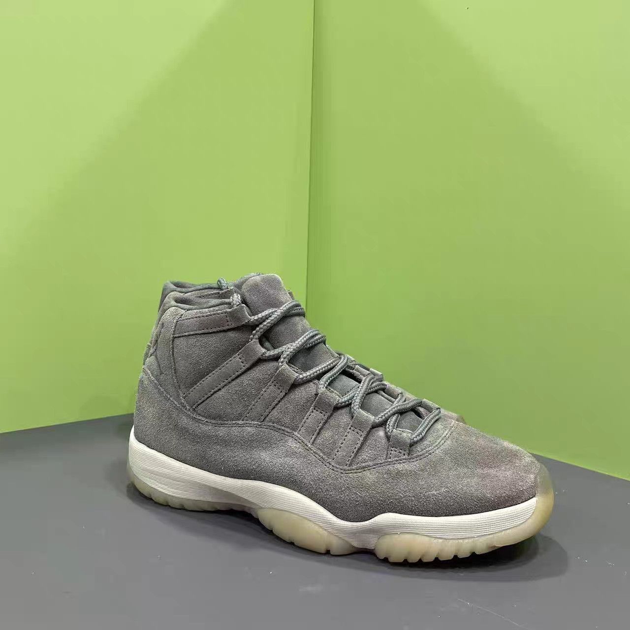 Jordan Brand Gray High-Top Sneakers Size 9.5 Size US 9.5 / EU 42-43 - 3 Thumbnail