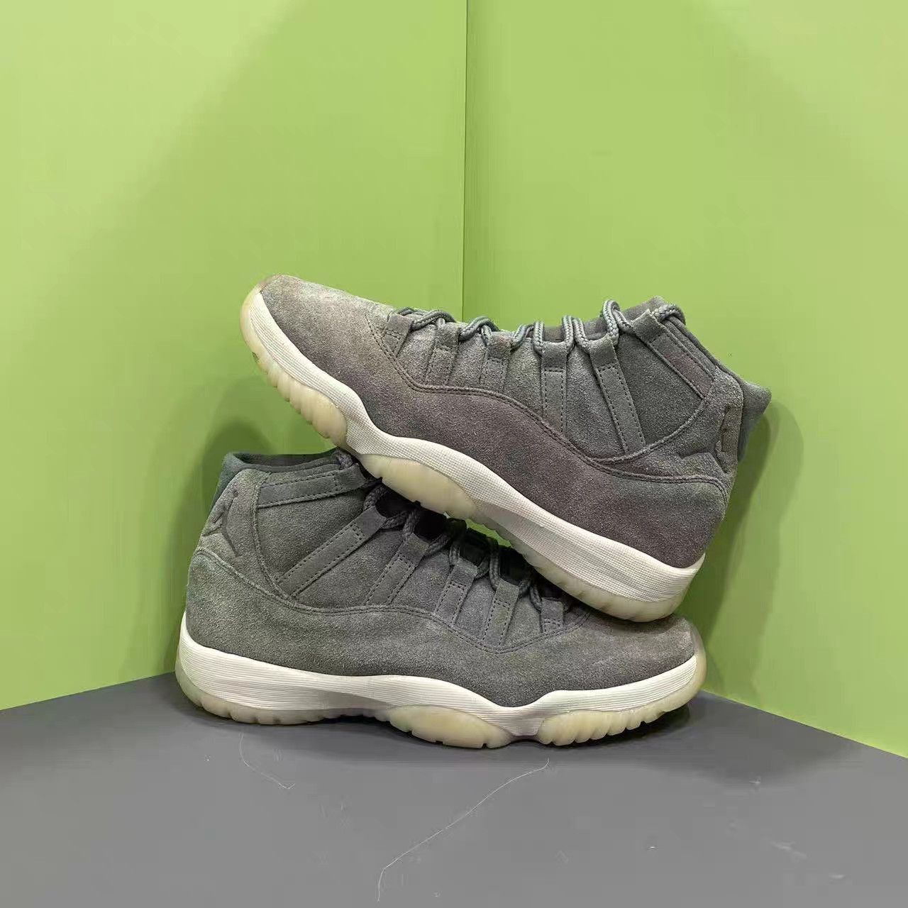 Jordan Brand Gray High-Top Sneakers Size 9.5 Size US 9.5 / EU 42-43 - 5 Thumbnail