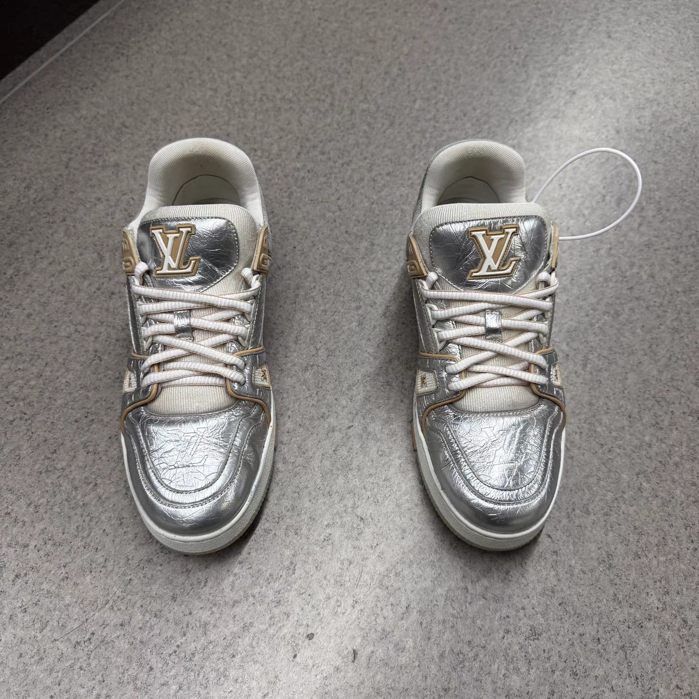 Louis Vuitton Silver Low-Top Sneakers Size 8 Size US 8 / EU 41 - 5 Thumbnail