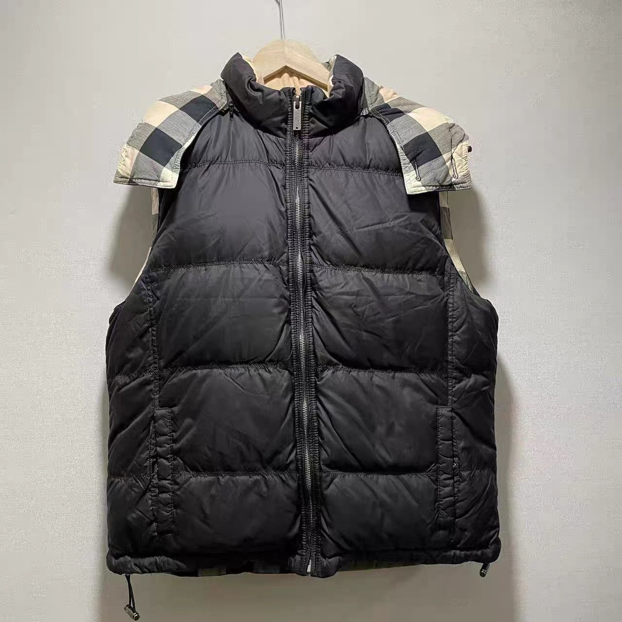 Burberry Plaid Puffer Vest - Black, XL Size US XL / EU 56 / 4 - 2 Thumbnail
