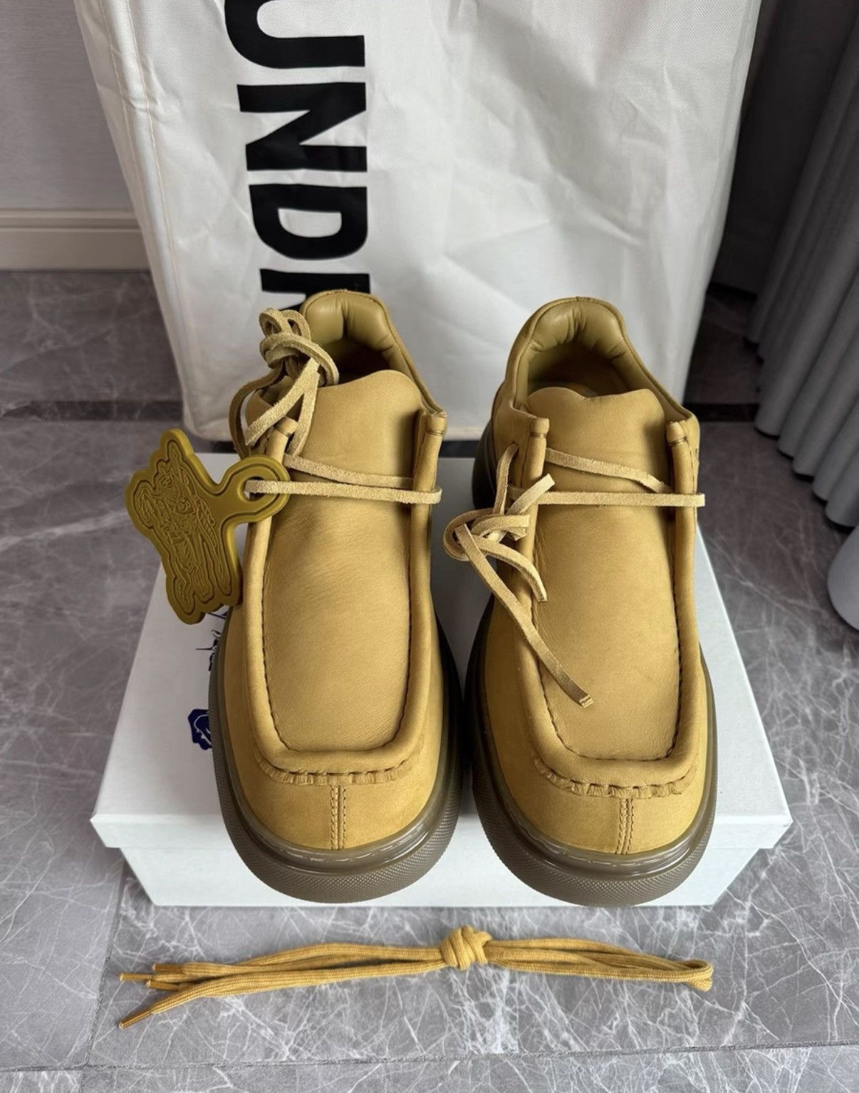 Burberry Yellow Low-Top Sneakers Size 8 Size US 8 / EU 41 - 2 Thumbnail