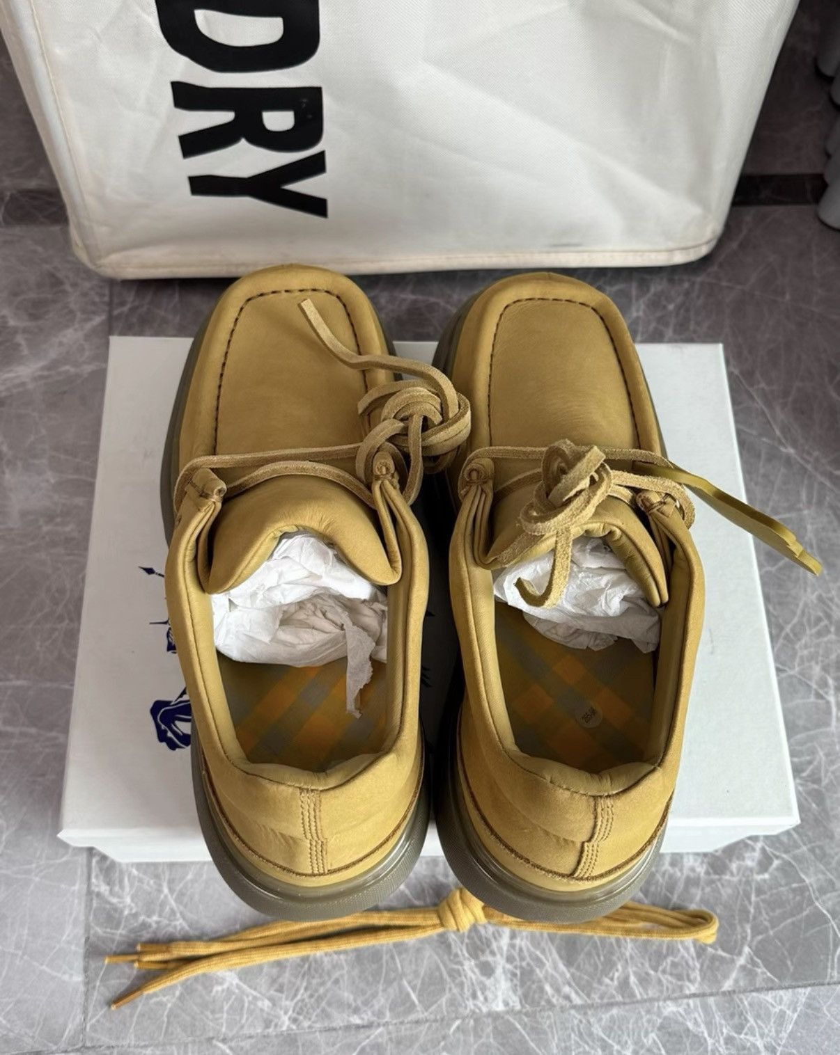 Burberry Yellow Low-Top Sneakers Size 8 Size US 8 / EU 41 - 7 Thumbnail