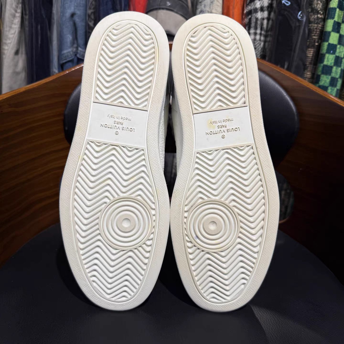 Louis Vuitton White High-Top Sneakers Size 7 Size US 7 / EU 40 - 9 Thumbnail